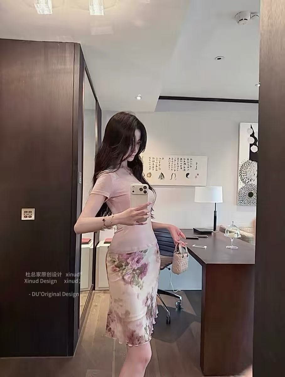 새로운 섹시함 순수한 욕망 자이언트 잘 생긴 품격 핑크색 반팔 맨위 하이웨이스트 꽃무늬 타이트 스커트 반신 치마 세트 상세 이미지 8