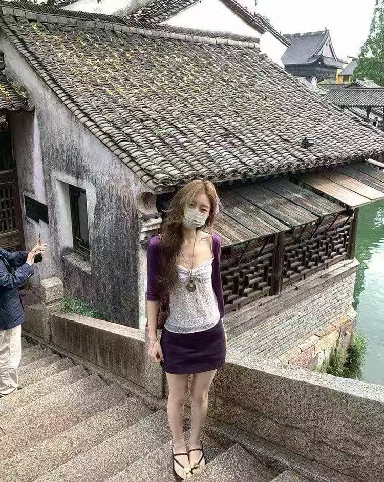 새로운 패션 편안함 미니멀리즘 얇은 스타일 오픈 가디건 꽃무늬 주름 허리 수축 슬립 하이웨이스트 미니 스커트 세트 상세 이미지 2
