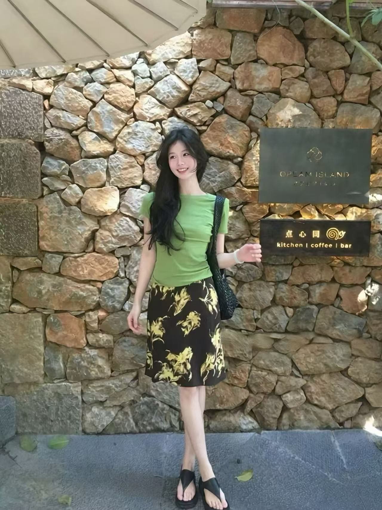 새로운 한국 스타일 패션 라운드 넥 몸매 가꾸기 자수 맨위 하이웨이스트 레트로 프린트 슬림해 보이는 반신 치마 세트 이미지 5