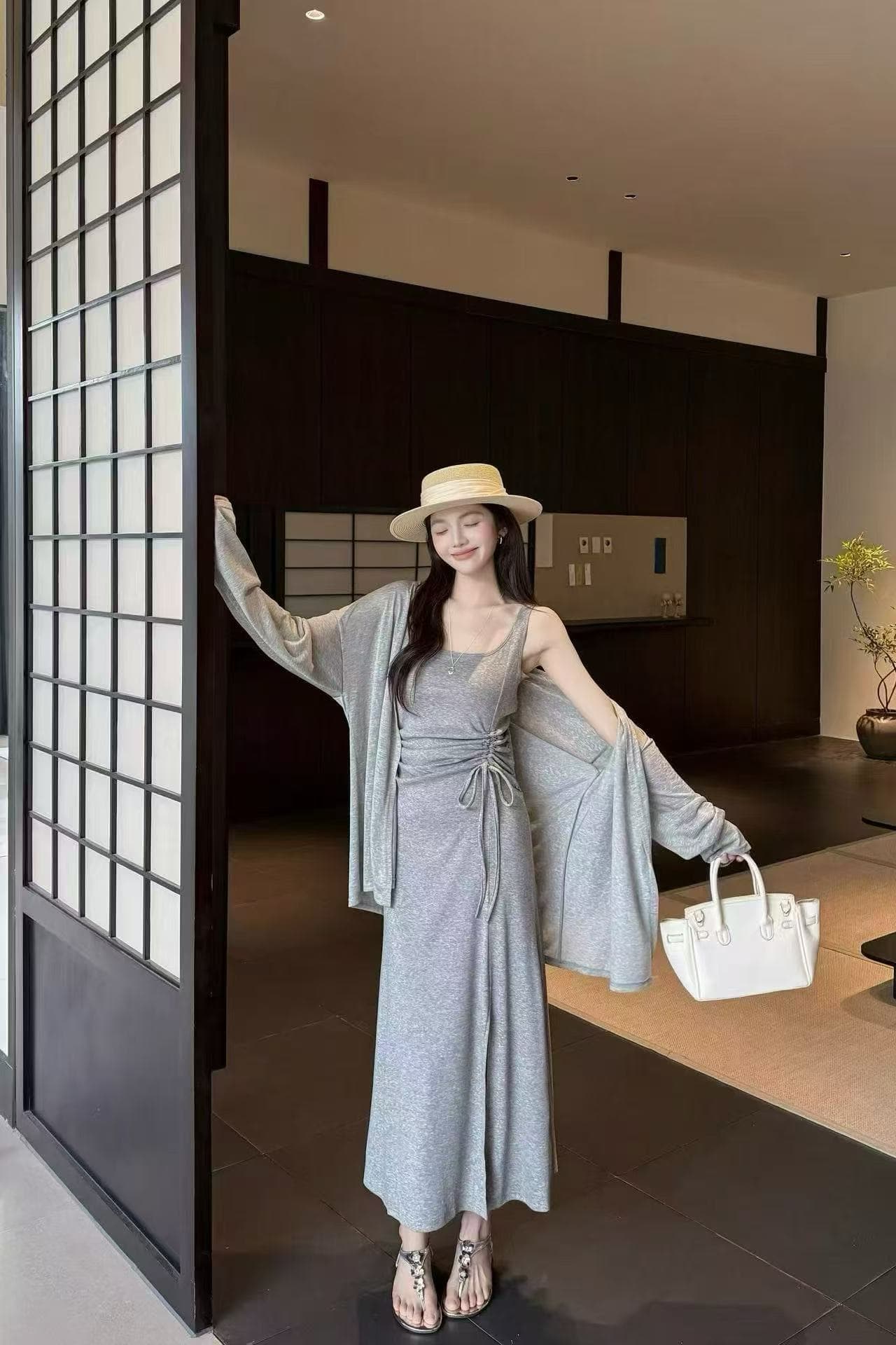 새로운 얇은 스타일 자외선 차단 오픈 가디건 섹시함 트임 펌프 Pleat 허리 수축 슬림해 보이는 슬립 드레스 투피스 세트 상세 이미지 5