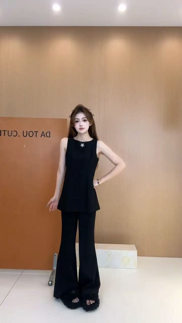 새로운 한 부서 품격 민소매 백리스 나비 매듭 조끼 맨위 하이웨이스트 슬림해 보이는 나팔 바지 투피스 세트 상세 이미지 3