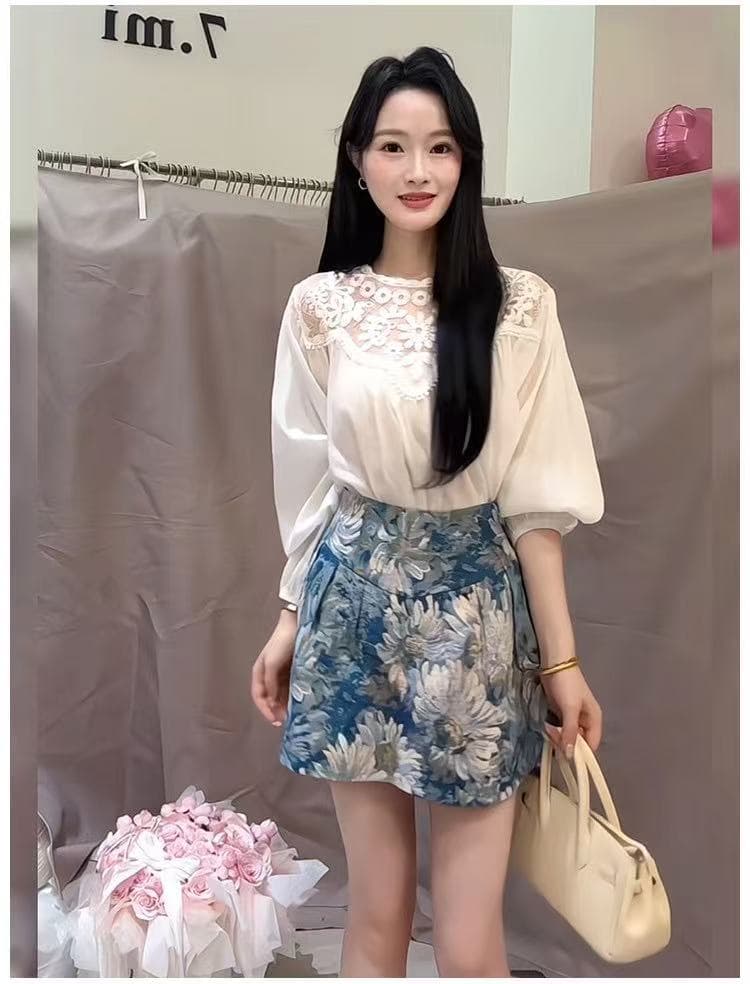 새로운 패션 작은 샤넬 스타일 홀로우 아웃 레이스 조각 벌룬 소매 셔츠 하이웨이스트 자카드 한 마디 치마 세트 상세 이미지 3