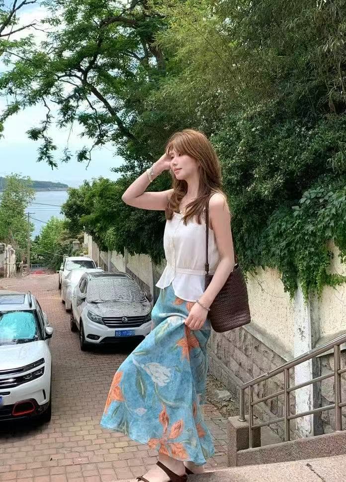 새로운 패션 레이스 허리 수축 조끼 작은 셔츠 허리밴드 파란색 프린트 꽃 반신 치마 세트 상세 이미지 1