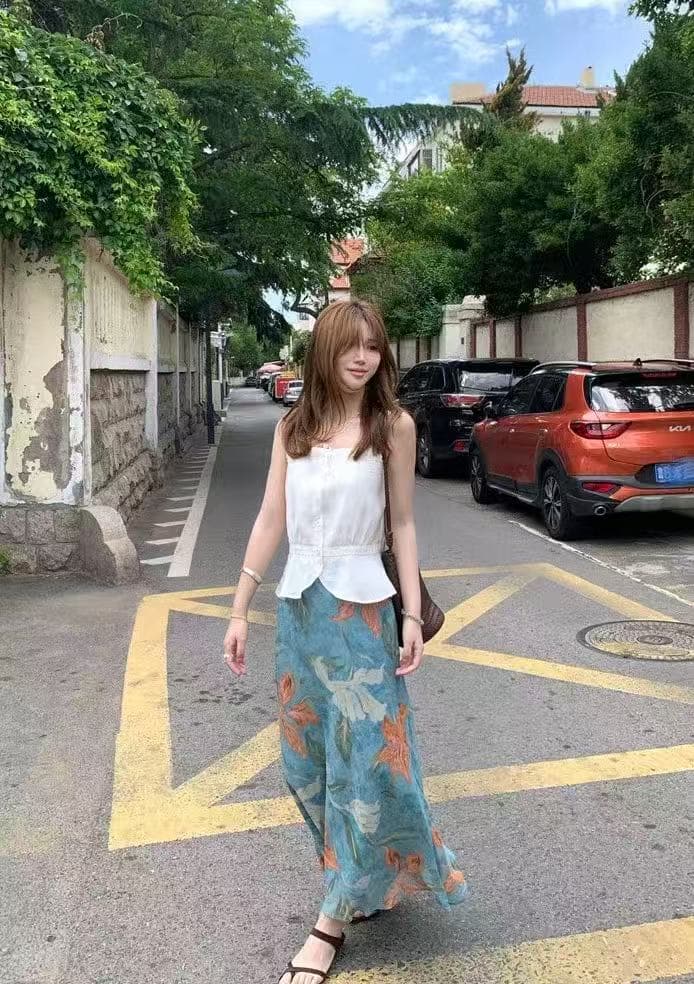 새로운 패션 레이스 허리 수축 조끼 작은 셔츠 허리밴드 파란색 프린트 꽃 반신 치마 세트 상세 이미지 4