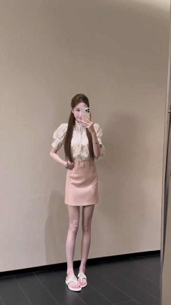 새로운 한국 스타일 패션 품격 스탠드 칼라 거품 소매 레이스 셔츠 하이웨이스트 슬림해 보이는 미니 스커트 세트 이미지 4