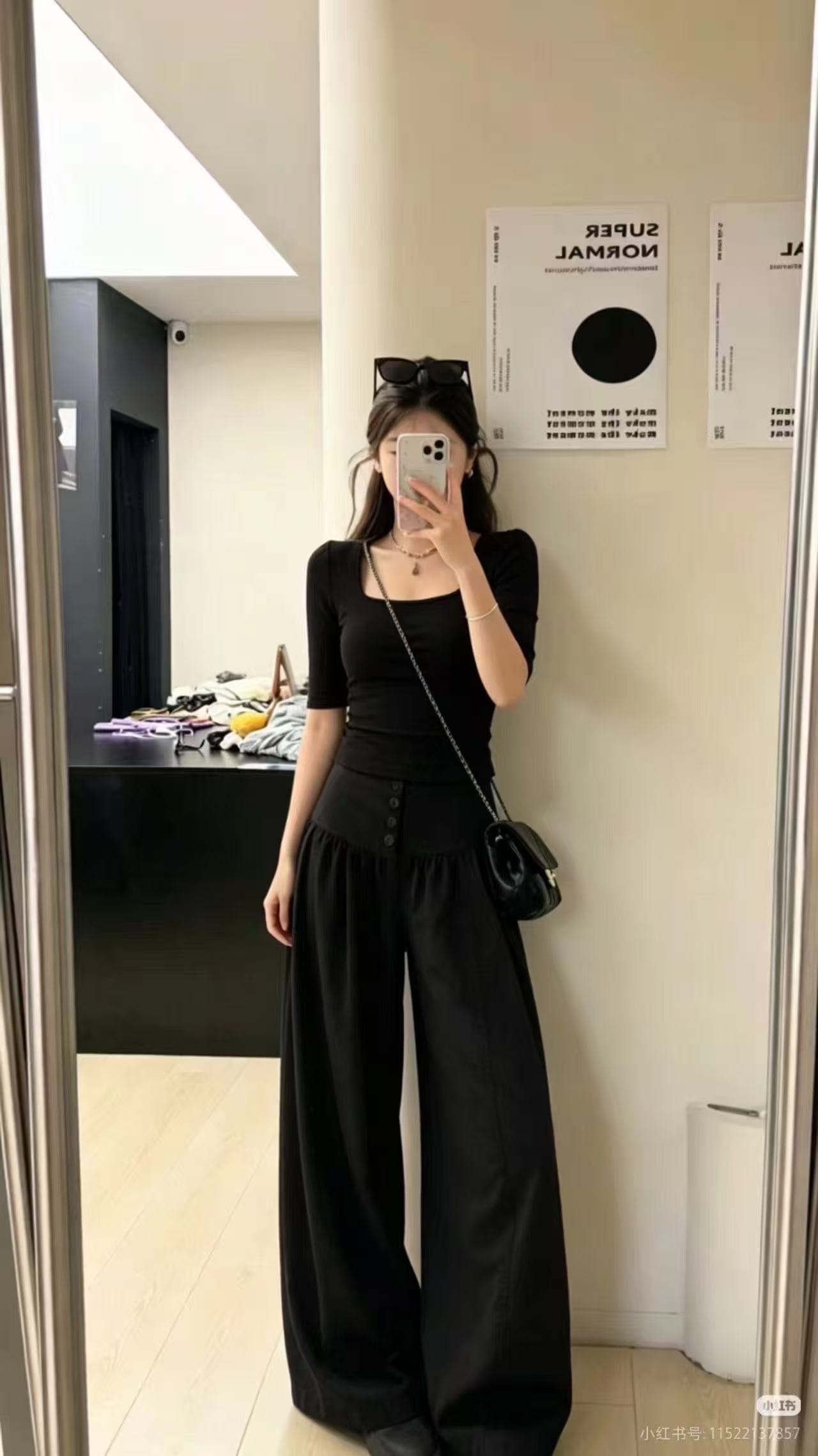 새로운 패션 미니멀리즘 u 칼라 반팔 맨위 허리밴드 도루 가을 센스 느긋한 바람 배기 바지 투피스 세트 이미지 4