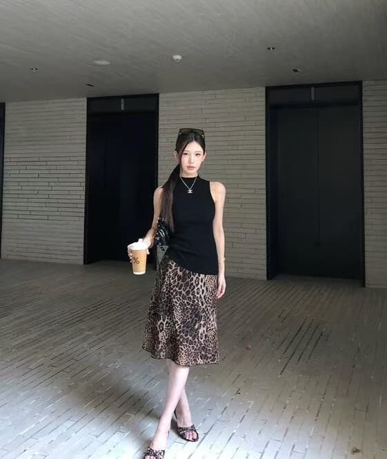 새로운 패션 레트로 품격 핫걸 몸매 가꾸기 민소매 맨위 허리밴드 레오파드 무늬 반신 스커트 투피스 세트 상세 이미지 2