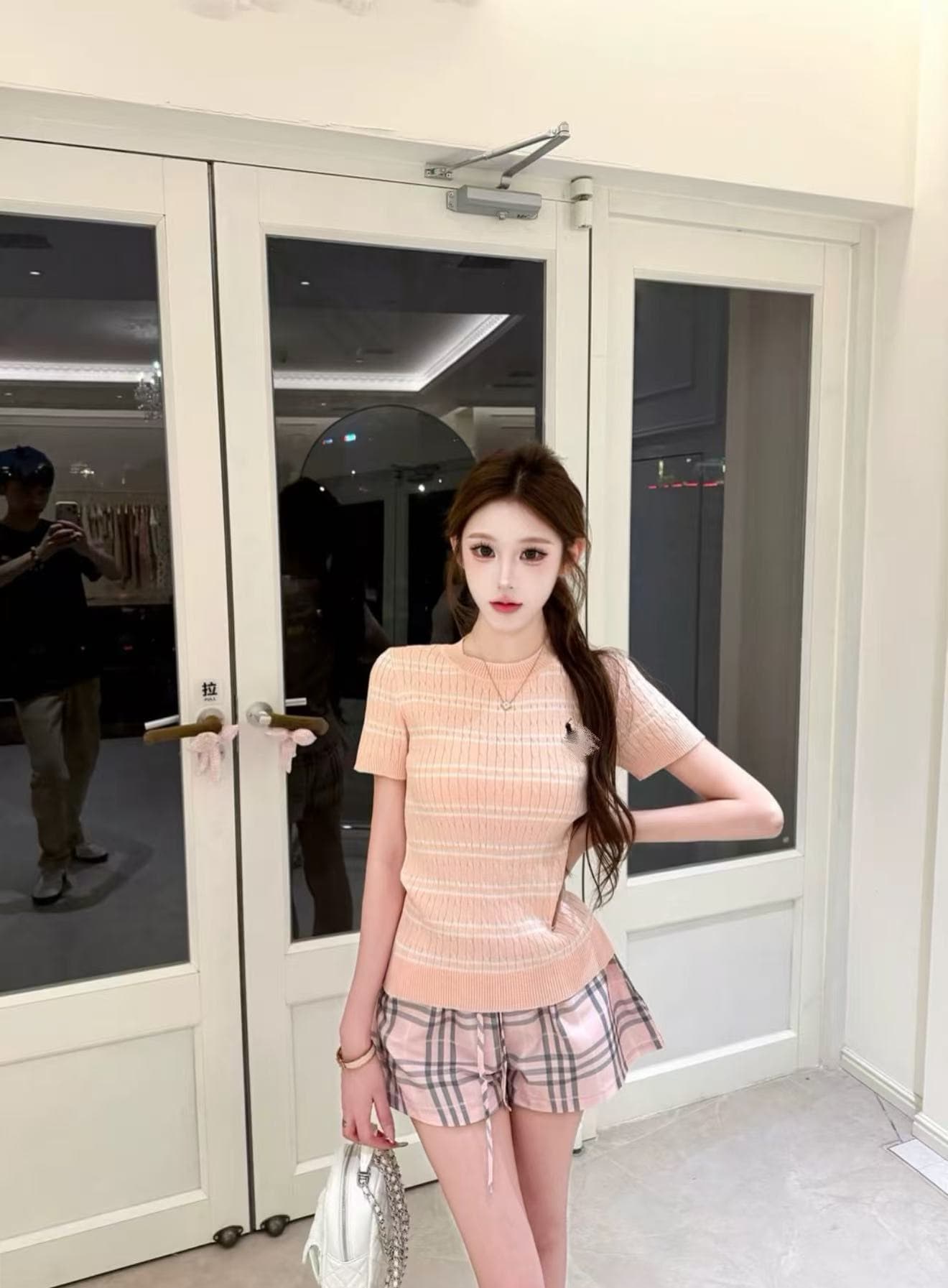 새로운 한국 스타일 패션 몸매 가꾸기 작은 말 자수 니트 배색 맨위 허리밴드 체크무늬 반바지 세트 이미지 3