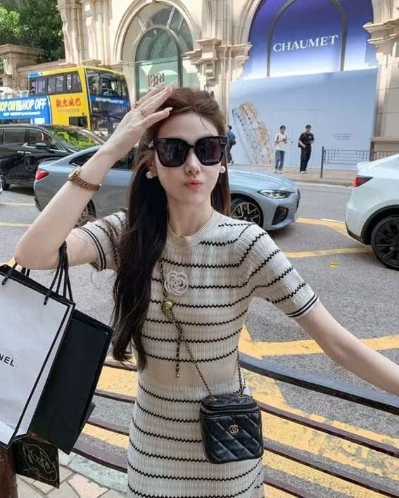 새로운 한국 스타일 패션 몸매 가꾸기 슬림해 보이는 다용도 빛 럭셔리 바람 스트라이프 니트 드레스 상세 이미지 3