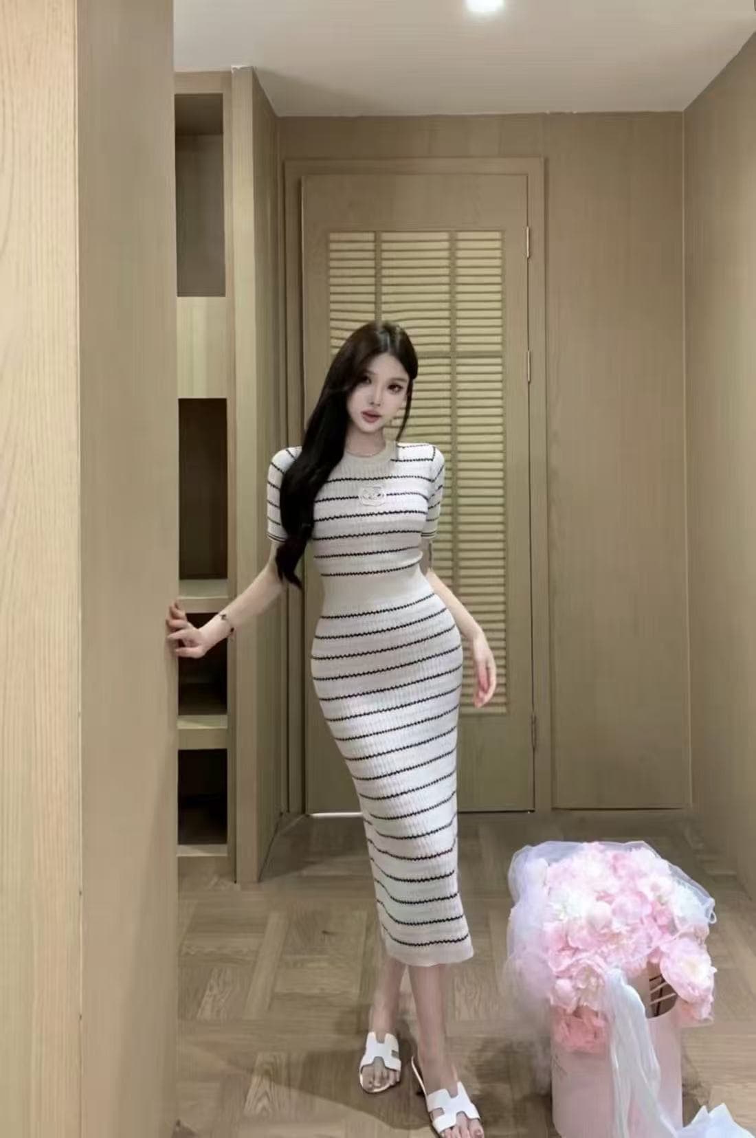 새로운 한국 스타일 패션 몸매 가꾸기 슬림해 보이는 다용도 빛 럭셔리 바람 스트라이프 니트 드레스 상세 이미지 6