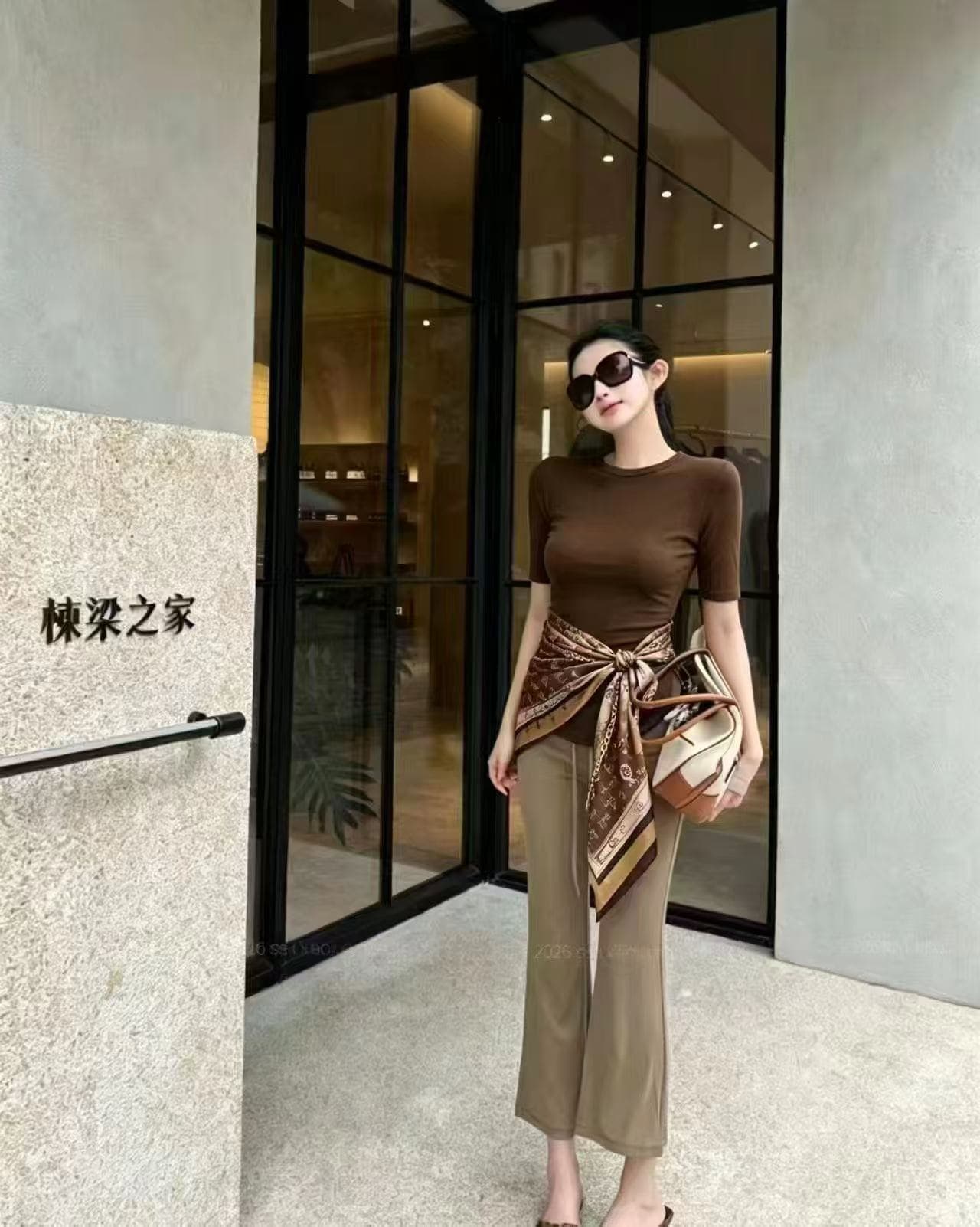 새로운 핫걸 레트로 u 칼라 중간 소매 몸매 가꾸기 맨위 허리밴드 9 포인트 캐주얼 바지 스카프 3 세트 이미지 3
