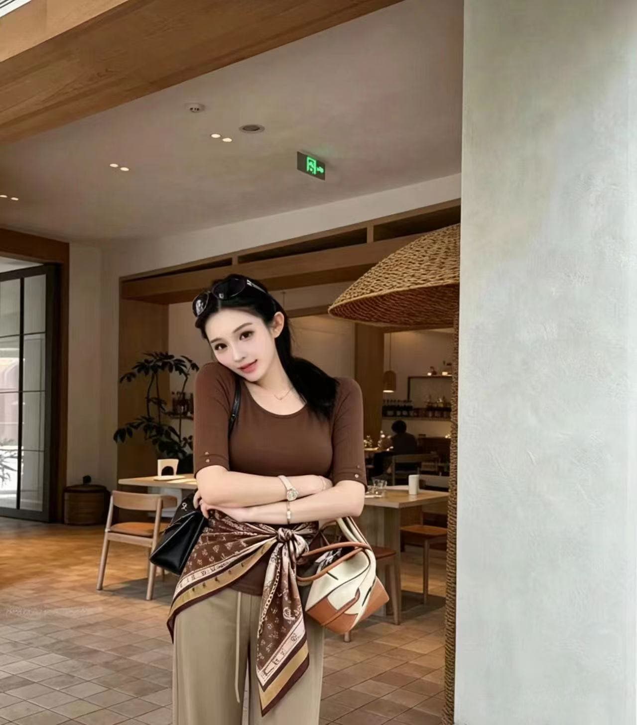 새로운 핫걸 레트로 u 칼라 중간 소매 몸매 가꾸기 맨위 허리밴드 9 포인트 캐주얼 바지 스카프 3 세트 상세 이미지 6