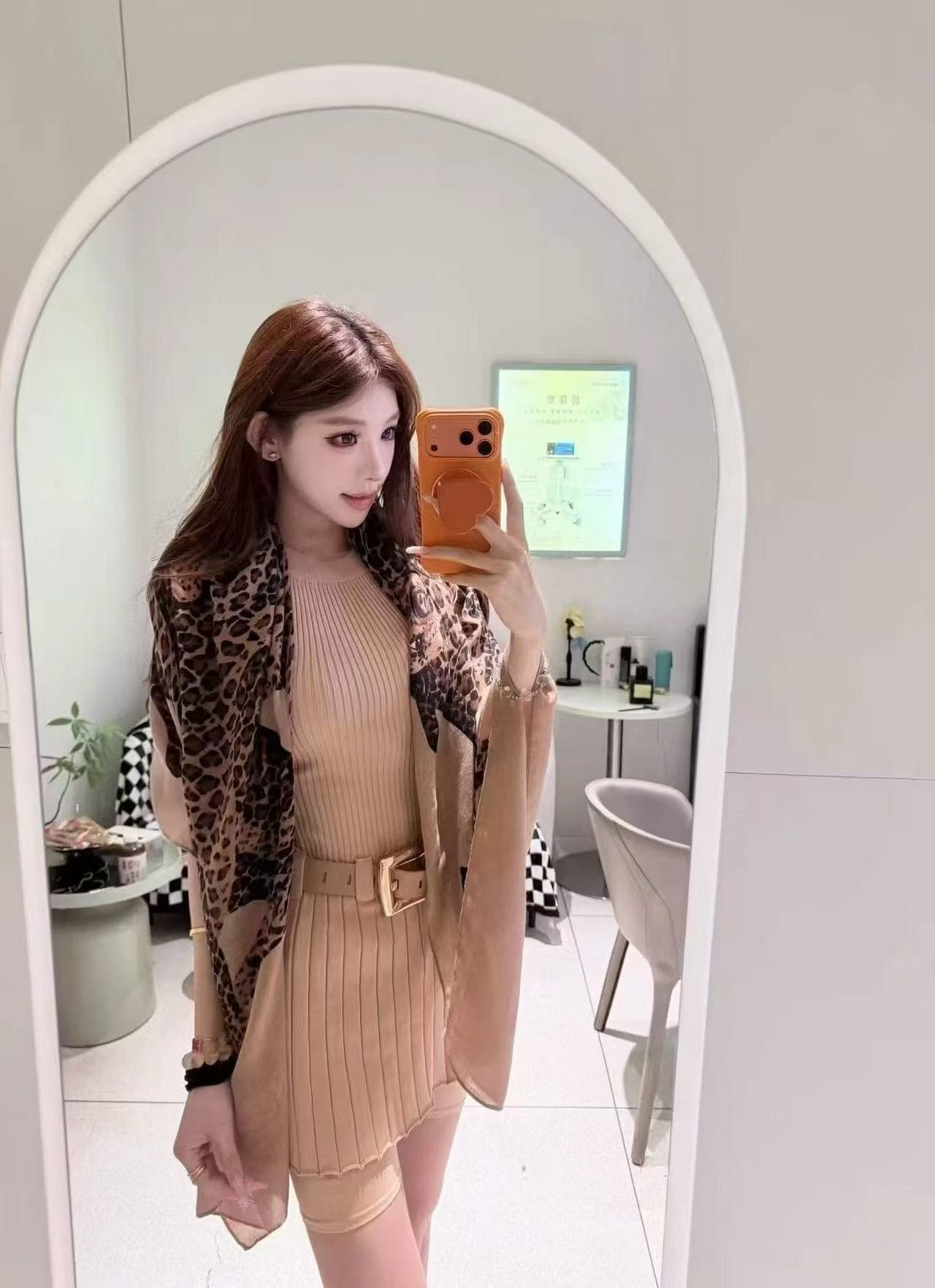새로운 한국 스타일 패션 품격 니트 플리츠 드레스 벨트 레오파드 무늬 숄 3종 세트 상세 이미지 3