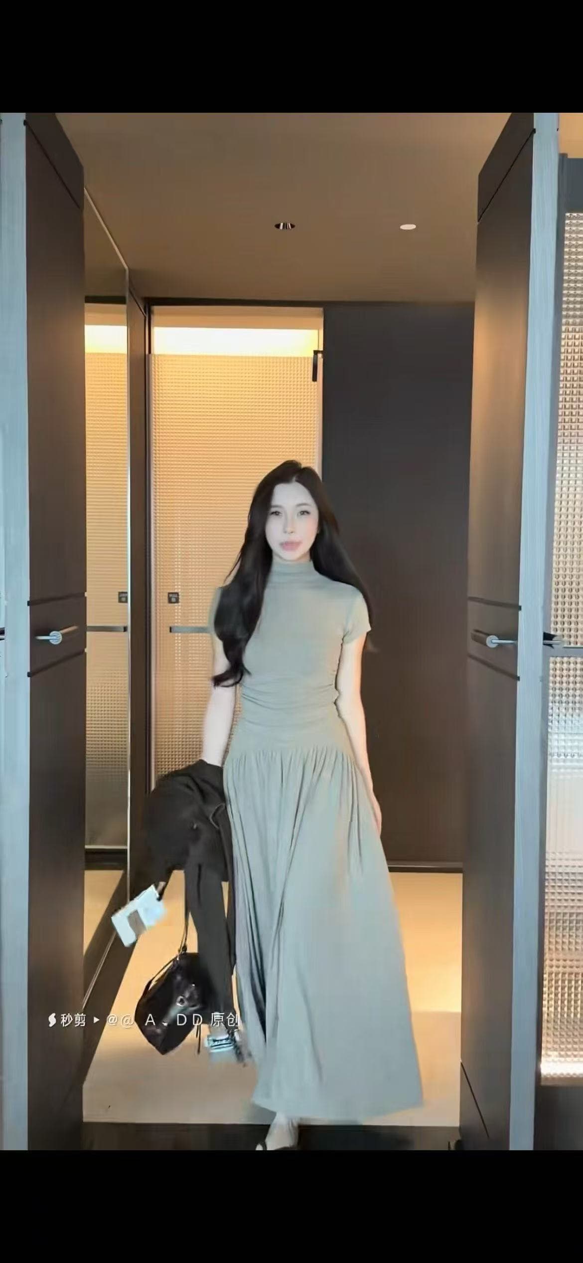 새로운 순수한 욕망 바람 섹시함 핫걸 품격 민소매 몸매 가꾸기 조끼 허리밴드 큰 진자 반신 스커트 투피스 세트 이미지 2