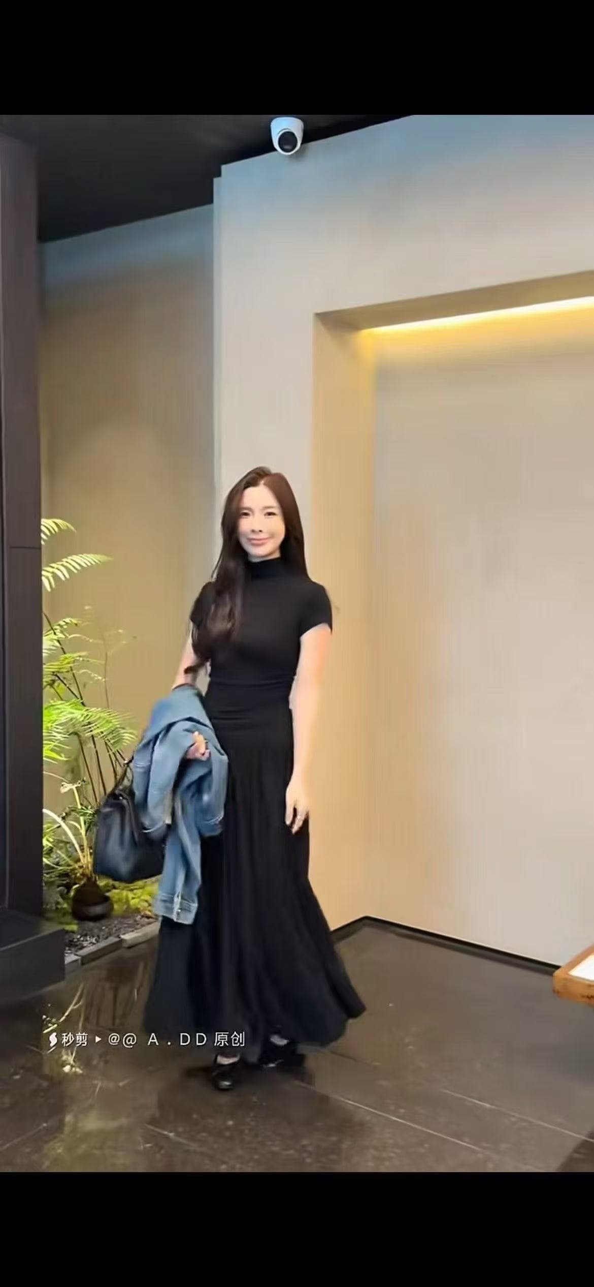새로운 순수한 욕망 바람 섹시함 핫걸 품격 민소매 몸매 가꾸기 조끼 허리밴드 큰 진자 반신 스커트 투피스 세트 이미지 5