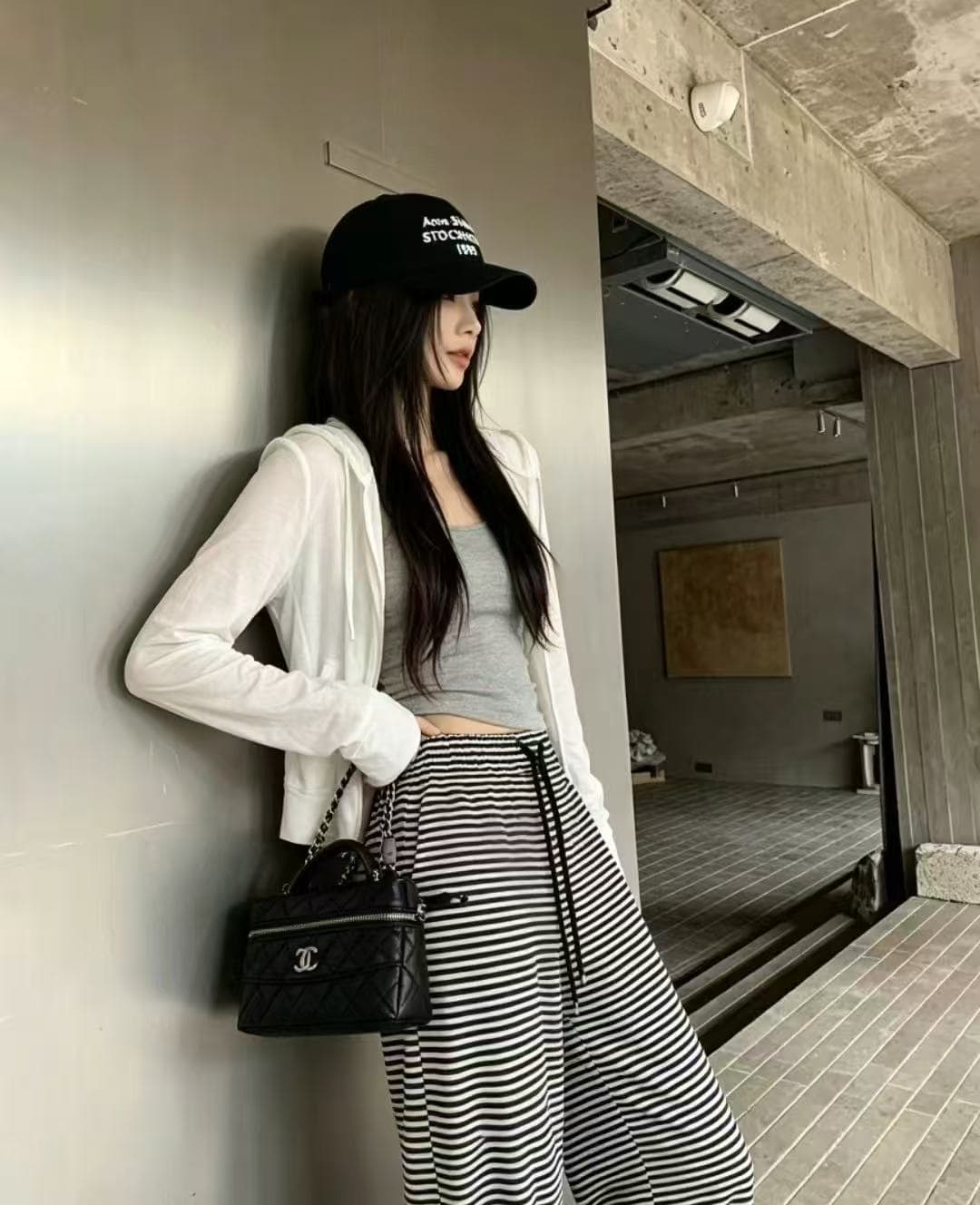 새로운 한국 스타일 패션 후드 자외선 차단 재킷 슬립 허리밴드 스트라이프 와이드 레그 팬츠 3종 세트 이미지 2