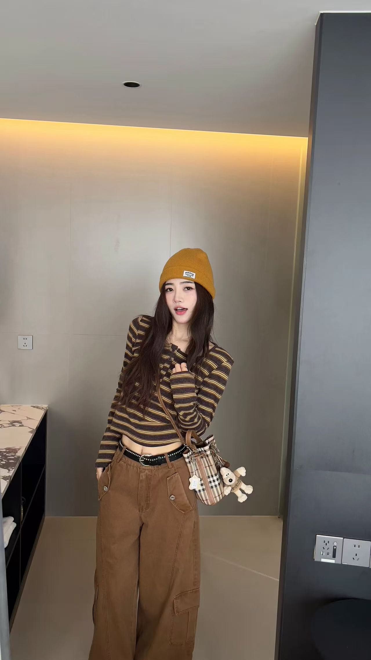 새로운 한국 스타일 패션 연령 감소 캐주얼 스트라이프 몸매 가꾸기 긴팔 맨위 하이웨이스트 워크웨어 캐주얼 바지 세트 상세 이미지 8