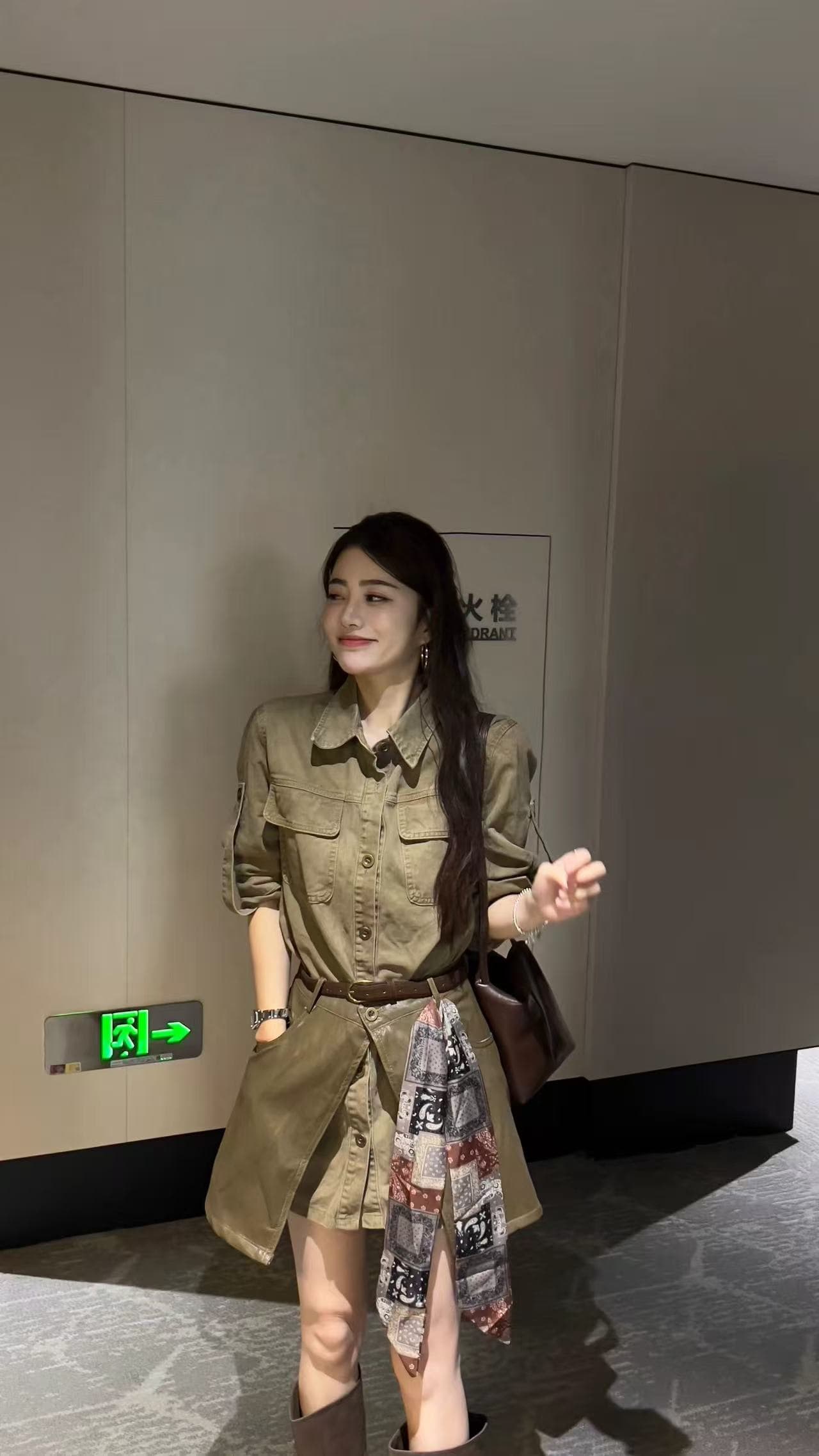새로운 패션 슈퍼 잘 생긴 레트로 POLO 칼라 데님 롱 코트 셔츠 방귀 커튼 벨트 3 세트 이미지 4