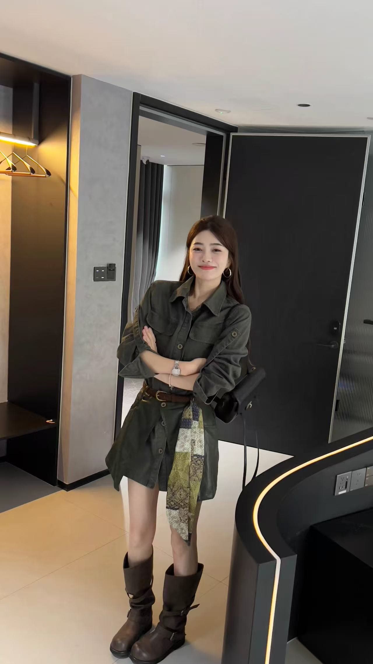 새로운 패션 슈퍼 잘 생긴 레트로 POLO 칼라 데님 롱 코트 셔츠 방귀 커튼 벨트 3 세트 상세 이미지 2