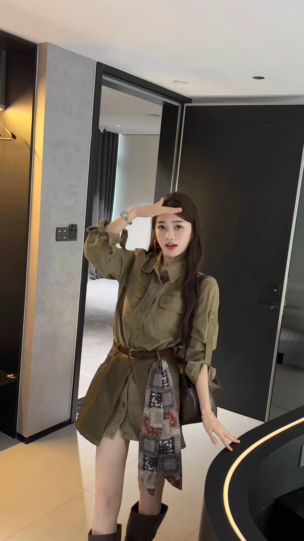새로운 패션 슈퍼 잘 생긴 레트로 POLO 칼라 데님 롱 코트 셔츠 방귀 커튼 벨트 3 세트 상세 이미지 4