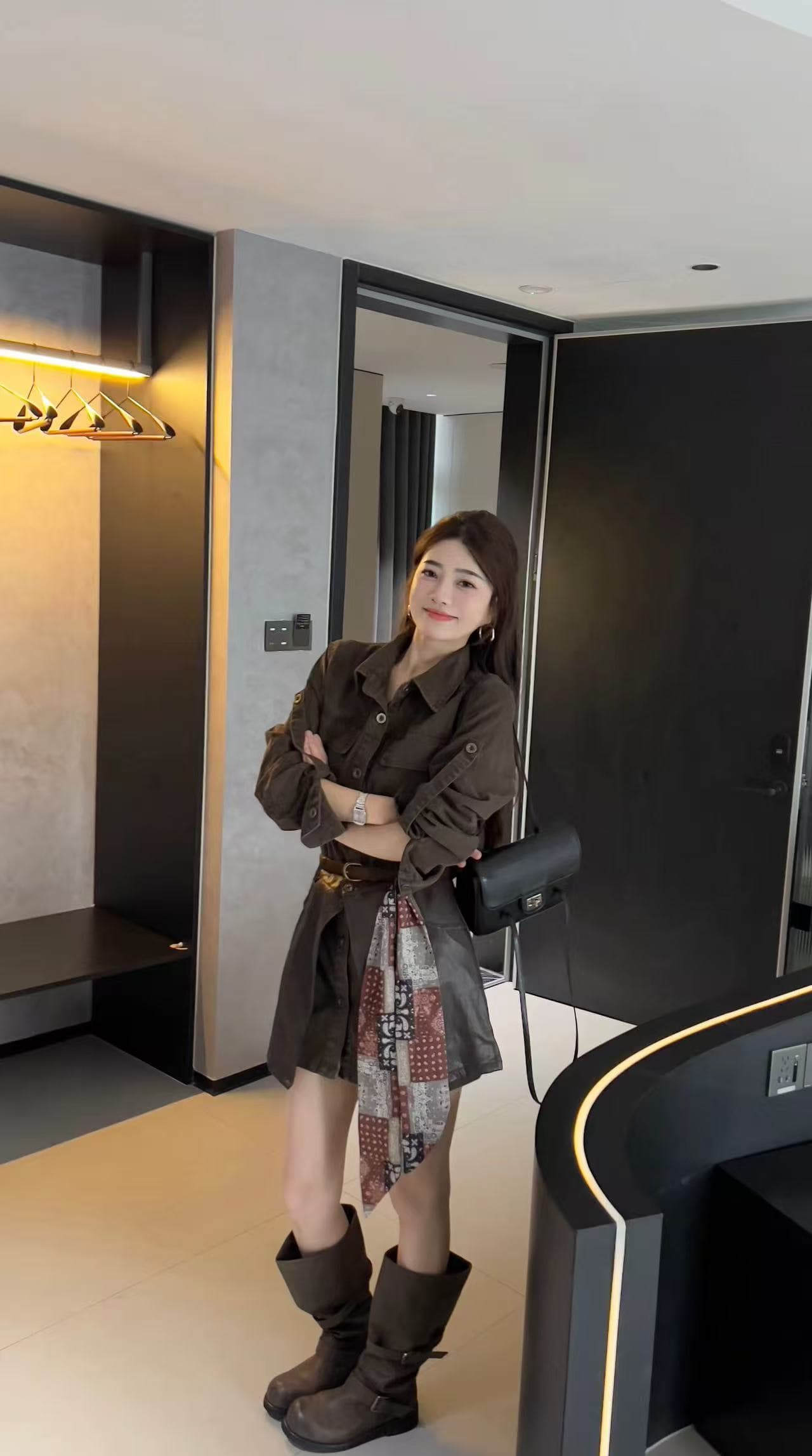새로운 패션 슈퍼 잘 생긴 레트로 POLO 칼라 데님 롱 코트 셔츠 방귀 커튼 벨트 3 세트 상세 이미지 8
