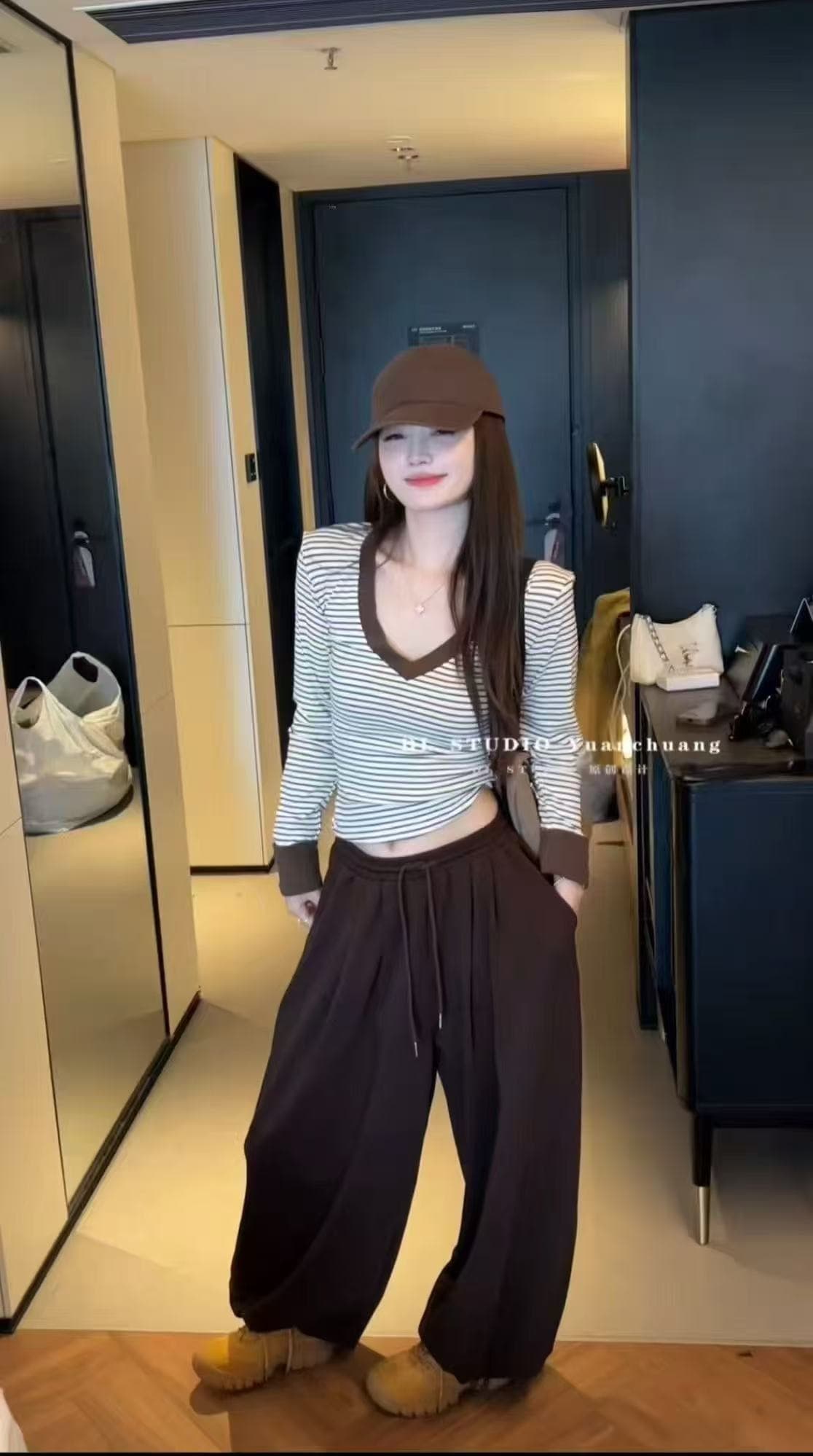 새로운 한국 스타일 패션 슬림해 보이는 몸매 가꾸기 패치워크 색상 기본 셔츠 허리밴드 펌프 로프 캐주얼 바지 투피스 세트 상세 이미지 3