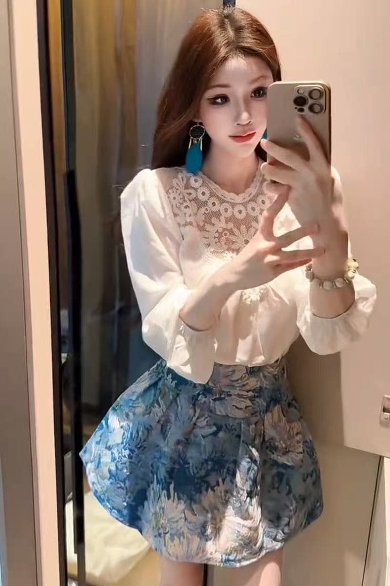 새로운 프랑스식 품격 홀로우 아웃 레이스 조각 벌룬 소매 셔츠 하이웨이스트 자카드 한 마디 미니 스커트 투피스 세트 이미지 3