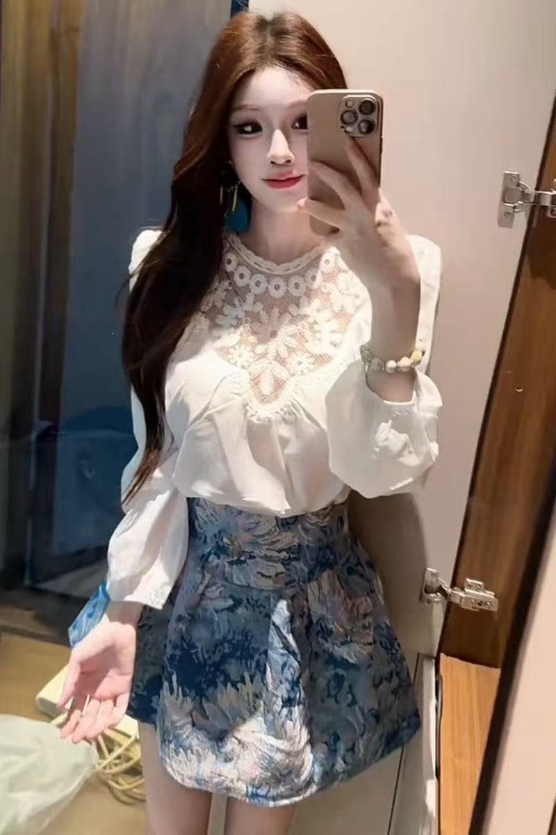 새로운 프랑스식 품격 홀로우 아웃 레이스 조각 벌룬 소매 셔츠 하이웨이스트 자카드 한 마디 미니 스커트 투피스 세트 상세 이미지 3
