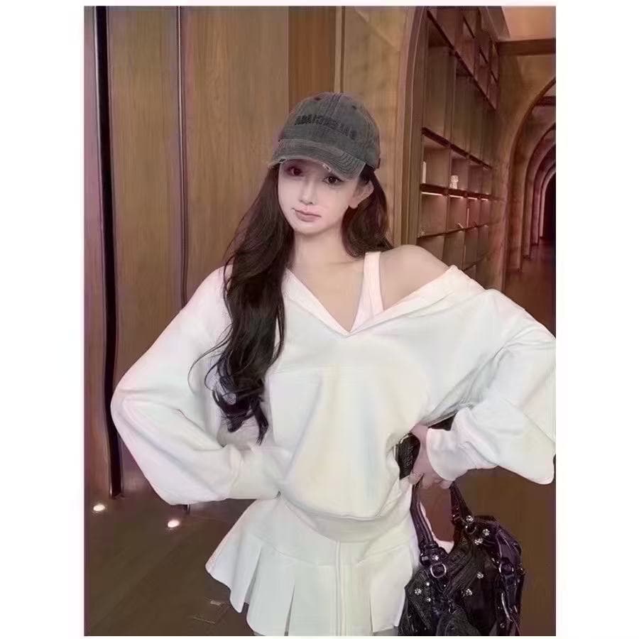 새로운 한국 스타일 패션 미니멀리즘 품격 루즈핏 후드 티 스웨터 행침 목 조끼 플리츠 스커트 3종 세트 상세 이미지 4
