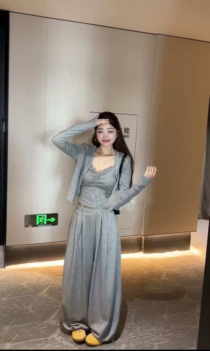 새로운 한국 스타일 패션 달콤한 핫걸 캐미솔 긴팔 오픈 가디건 허리밴드 와이드 레그 팬츠 3종 세트 상세 이미지 6