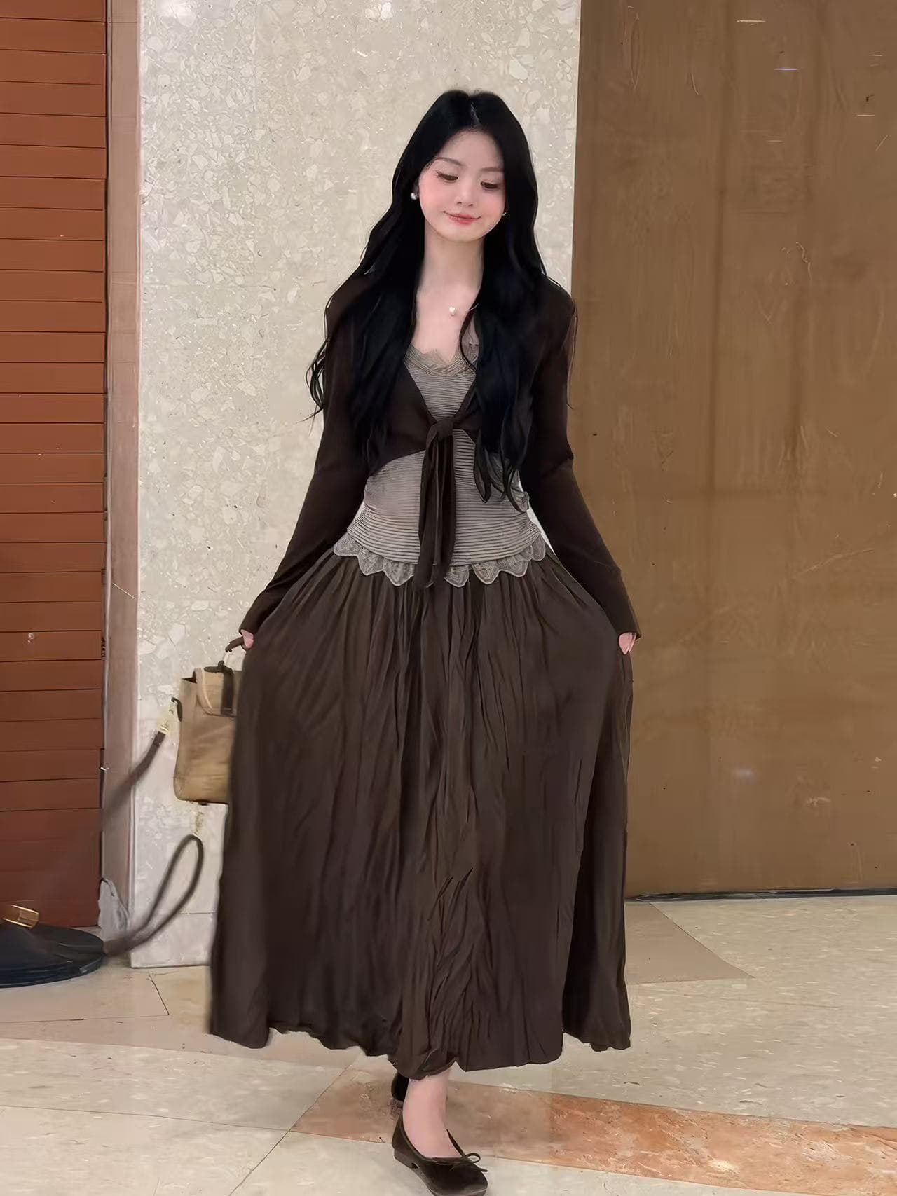 새로운 느긋한 바람 레이스업 작은 열림 셔츠 레이스 조각 슬립 허리밴드 주름 반신 스커트 3종 세트 상세 이미지 3