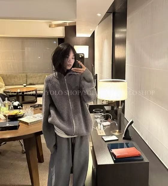 새로운 한국 스타일 패션 미니멀리즘 터틀넥 스웨터 티셔츠 허리밴드 캐주얼 운동 바지 3종 세트 상세 이미지 2