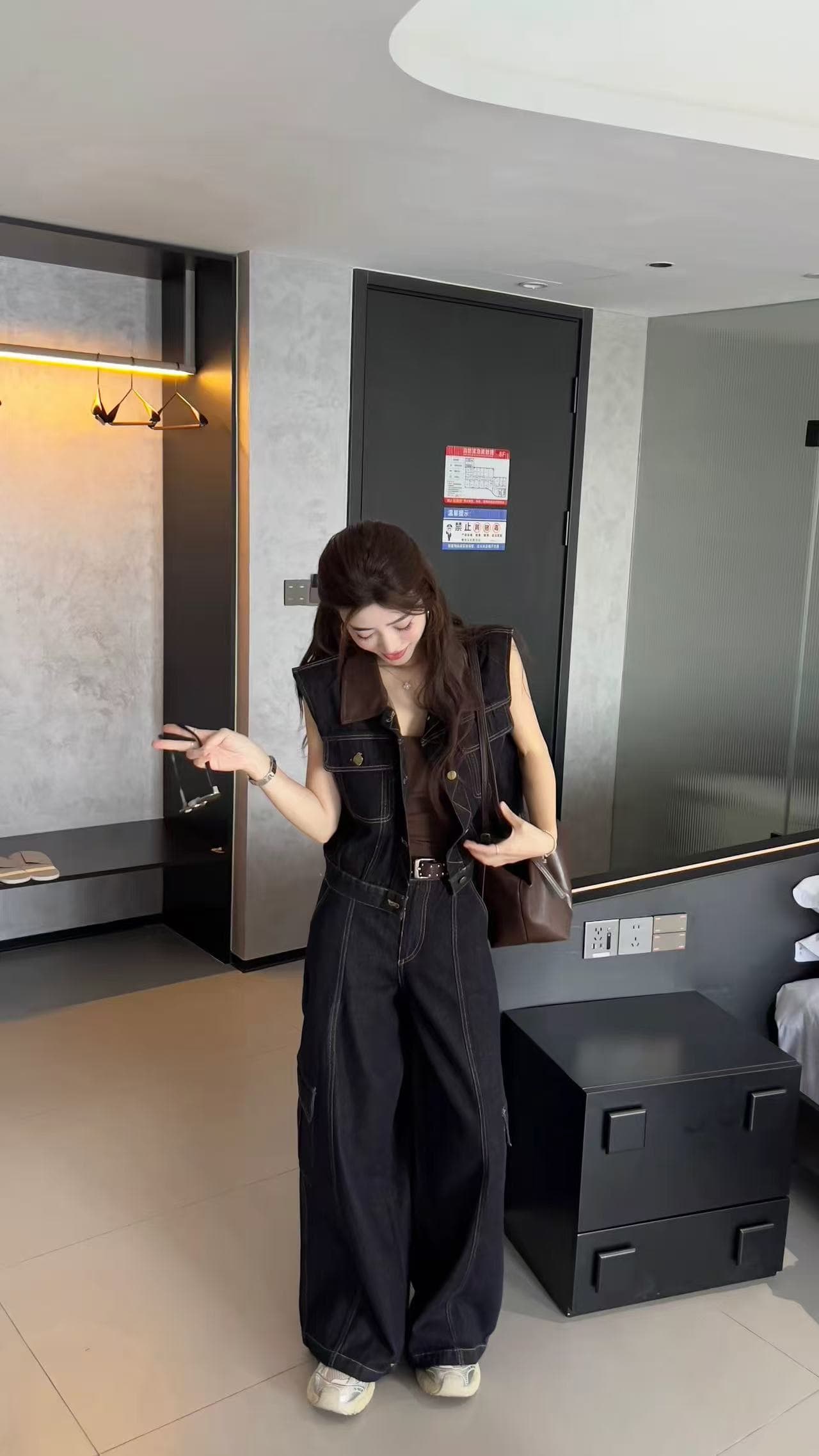 새로운 고급 센스 품격 슬림해 보이는 데님 패치워크 가죽 베스트 하이웨이스트 캐주얼 바지 벨트 3 세트 상세 이미지 8