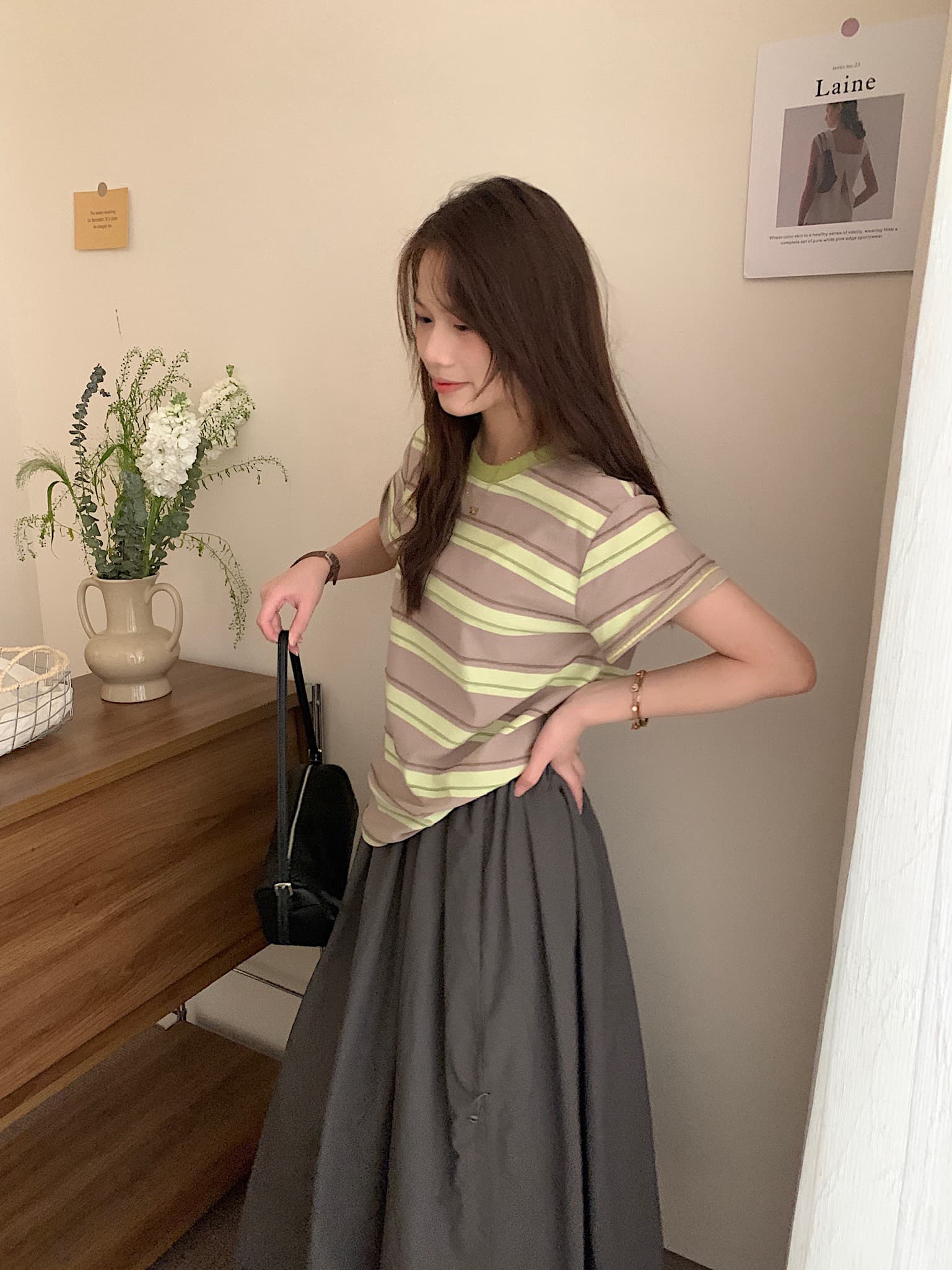이른 봄 실사 미니멀리즘 일상 캐주얼 3 차원 질감 센스 배색 스트라이프 반팔 티셔츠 미니멀리즘 다용도 맨위 상세 이미지 16