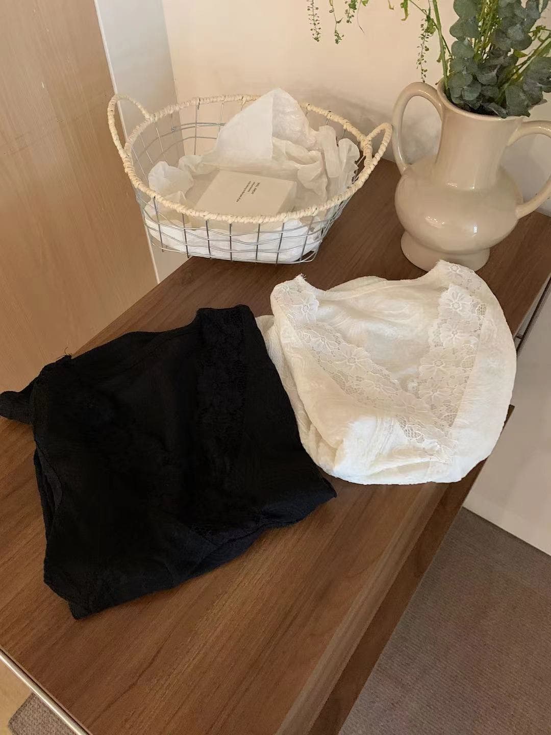 이른 봄 실사 미니멀리즘 품격 일상 스택 착용 슈퍼 아름다움 인사이드 가져 가라. 레이스 V넥 조끼 캐주얼 다용도 맨위 상세 이미지 21