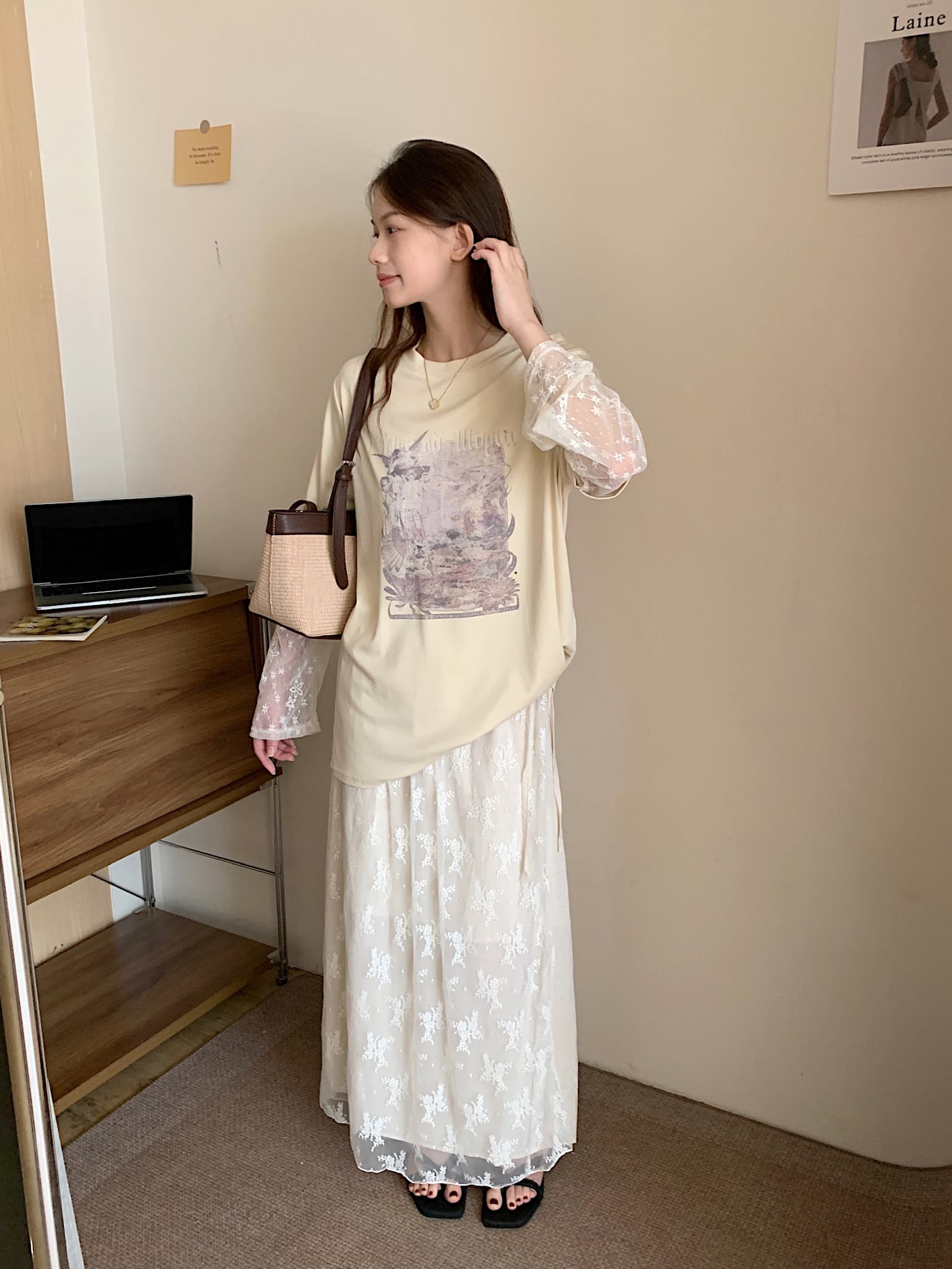 미니멀리즘 일상 레이스 조각 페이크 레이어드 패턴 긴팔 티셔츠 사실 두 조각 레이스 스트랩 반신 치마 세트 상세 이미지 3