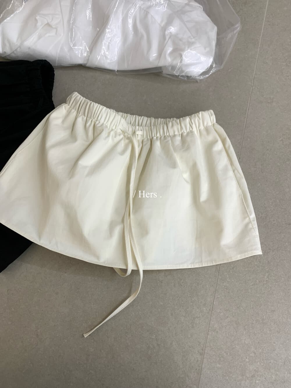 여름 켜기 새로운 hers 한국 스타일 미니멀리즘 일상 다용도 작은 调性 쇼트 스타일 반신 스커트 캐주얼 슬림해 보이는 짧은 치마바지 이미지 3