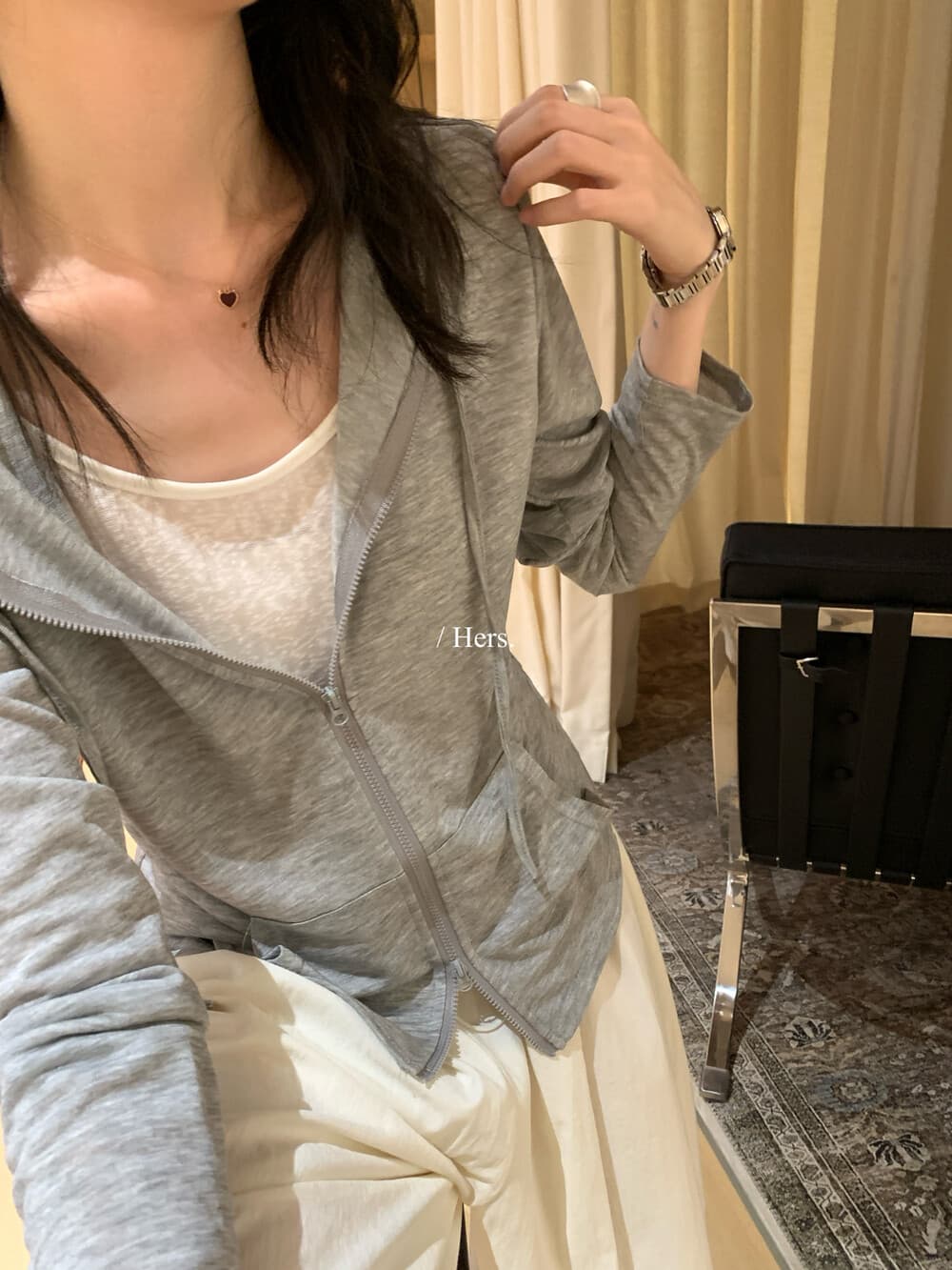 여름 켜기 새로운 hers 미니멀리즘 일상 출퇴근 페이크 레이어드 패치워크 후드 긴팔 티셔츠 캐주얼 슬림해 보이는 자외선 차단 맨위 상세 이미지 11