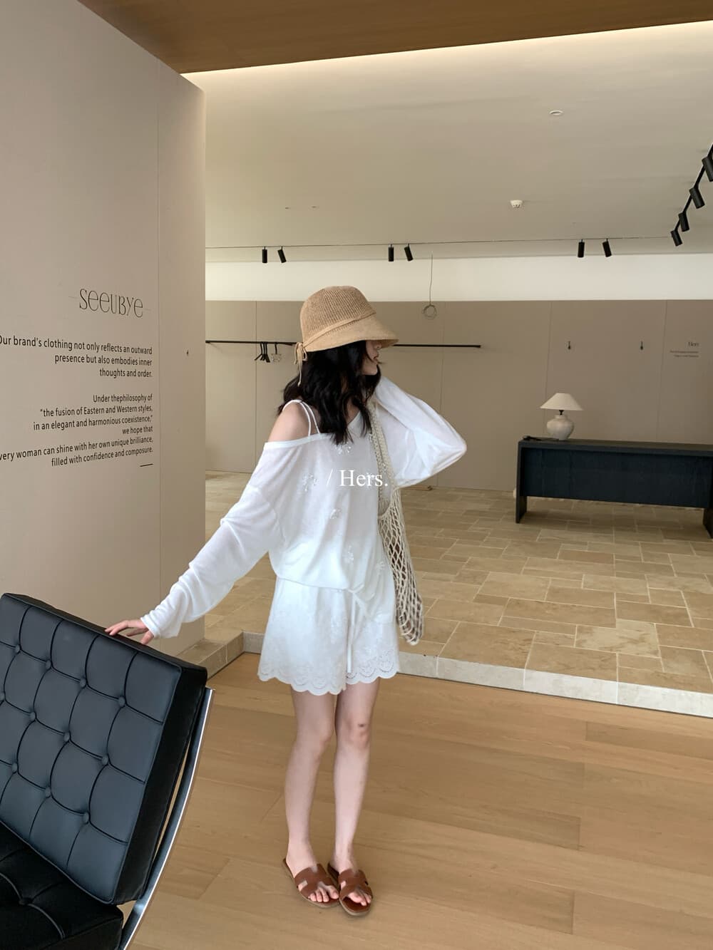 여름 켜기 새로운 한국 스타일 미니멀리즘 빛 사람들 편안함 3 차원 장식 숄더백 자외선 차단 긴팔 티셔츠 자카드 반바지 세트 상세 이미지 6