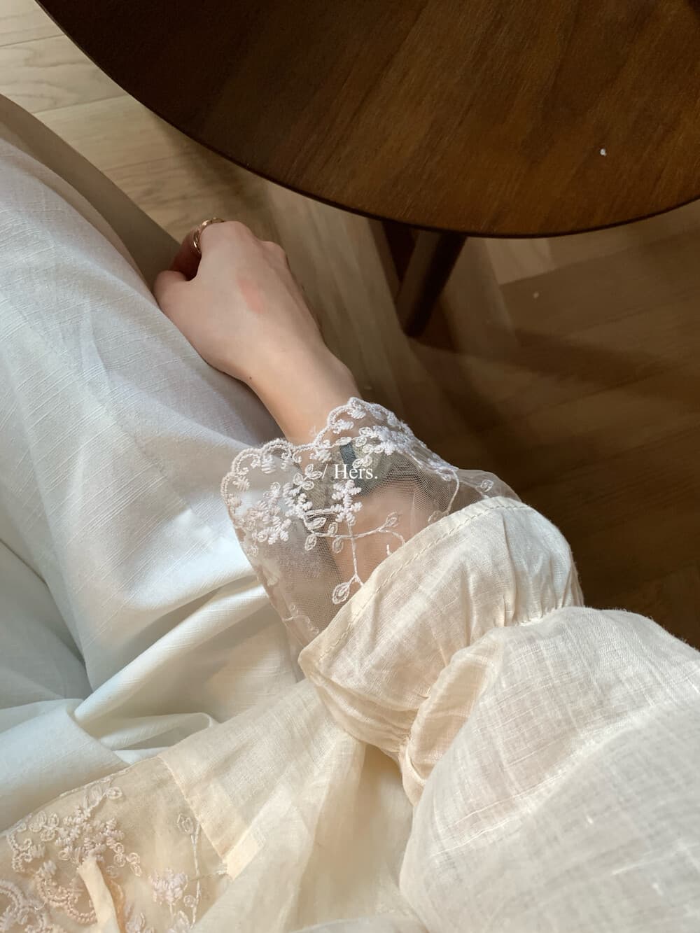 여름 켜기 새로운 hers 품격 미니멀리즘 일본식 100 라미 레이스 조각 레이스업 작은 셔츠 캐주얼 슬림해 보이는 맨위 상세 이미지 4