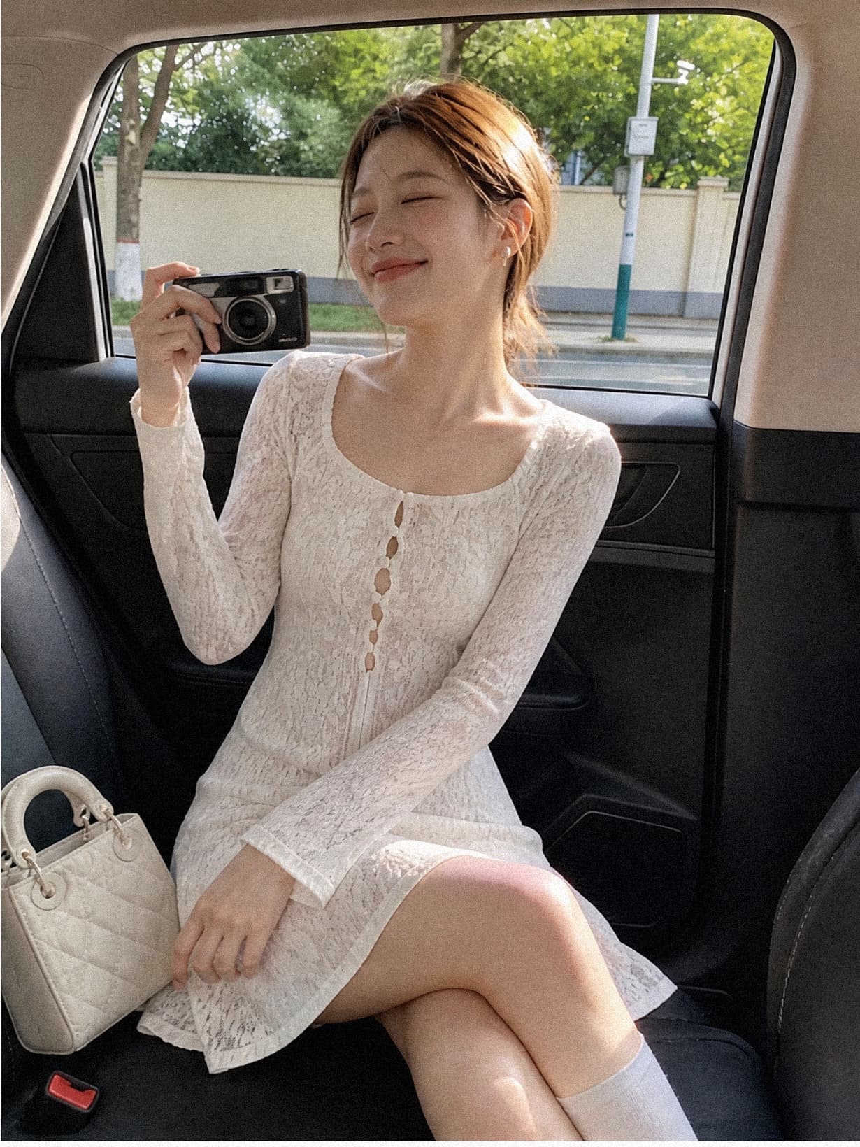 실사 재고 있음 부드러운 바람 달콤함 품격 나팔 소매 홀로우 아웃 레이스 자수 디자인 센스 드레스 상세 이미지 2