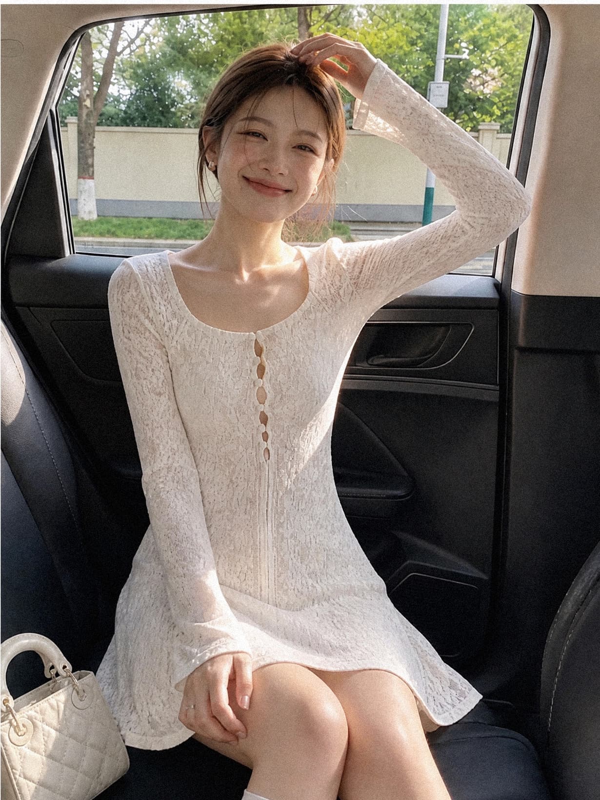 실사 재고 있음 부드러운 바람 달콤함 품격 나팔 소매 홀로우 아웃 레이스 자수 디자인 센스 드레스 상세 이미지 4