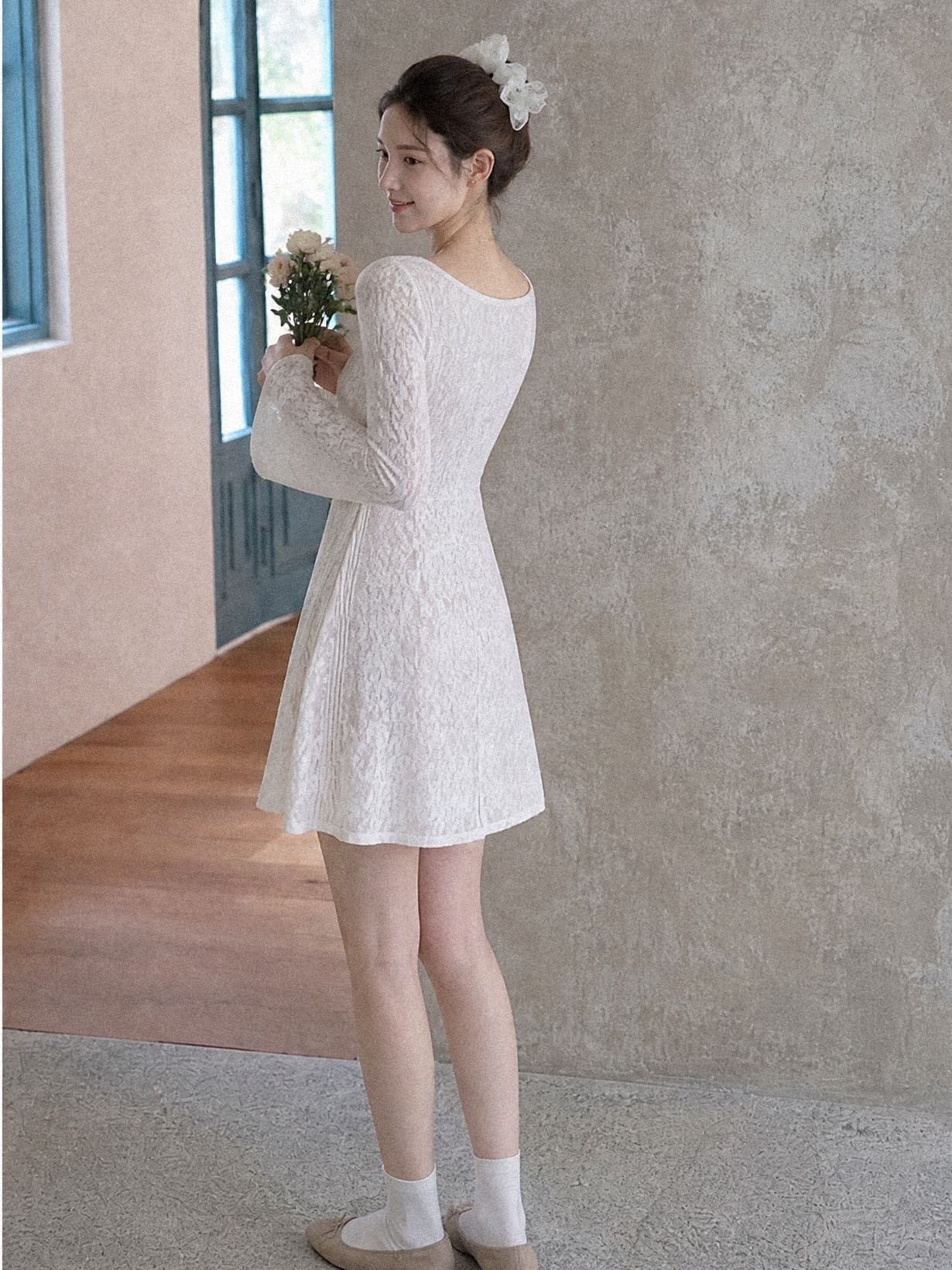 실사 재고 있음 부드러운 바람 달콤함 품격 나팔 소매 홀로우 아웃 레이스 자수 디자인 센스 드레스 상세 이미지 4