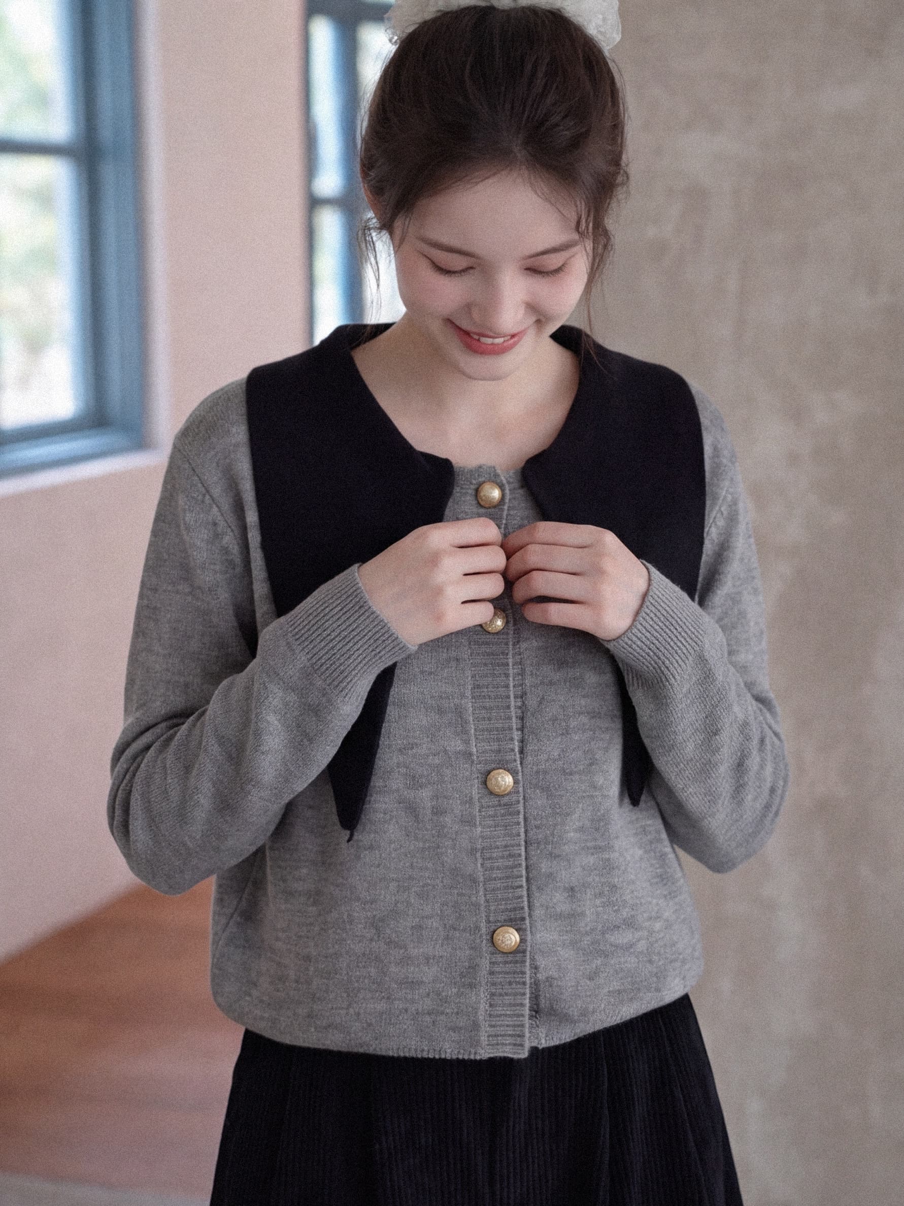 실사 재고 있음 이른 가을 프랑스식 chic 폴로 칼라 레이스업 배색 싱글 줄 버튼 자이언트 잘 생긴 니트 스웨터 스웨터 코트 상세 이미지 1