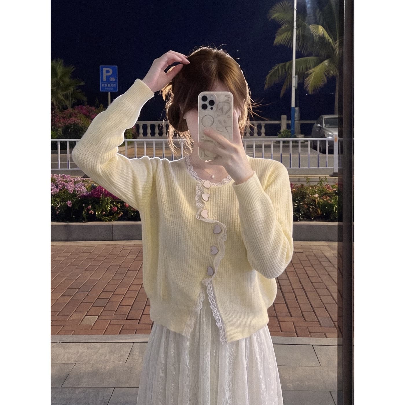 실사 재고 있음 황색 레이스 레이스 패치워크 불규칙 단추 스웨터 오픈 가디건 레이스 반신 스커트 투피스 세트 이미지 4