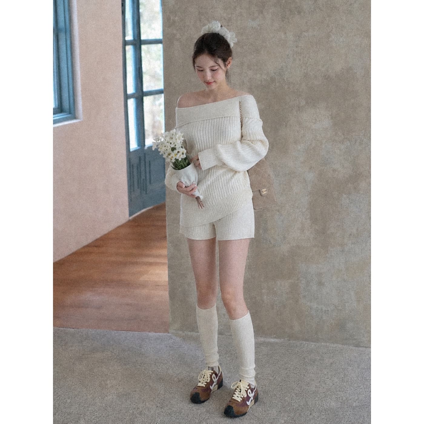 실사 재고 있음 오프숄더 풀오버 루즈핏 느긋한 바람 긴팔 한 부서 스웨터 하이웨이스트 스트레이트 반바지 투피스 세트 이미지 5