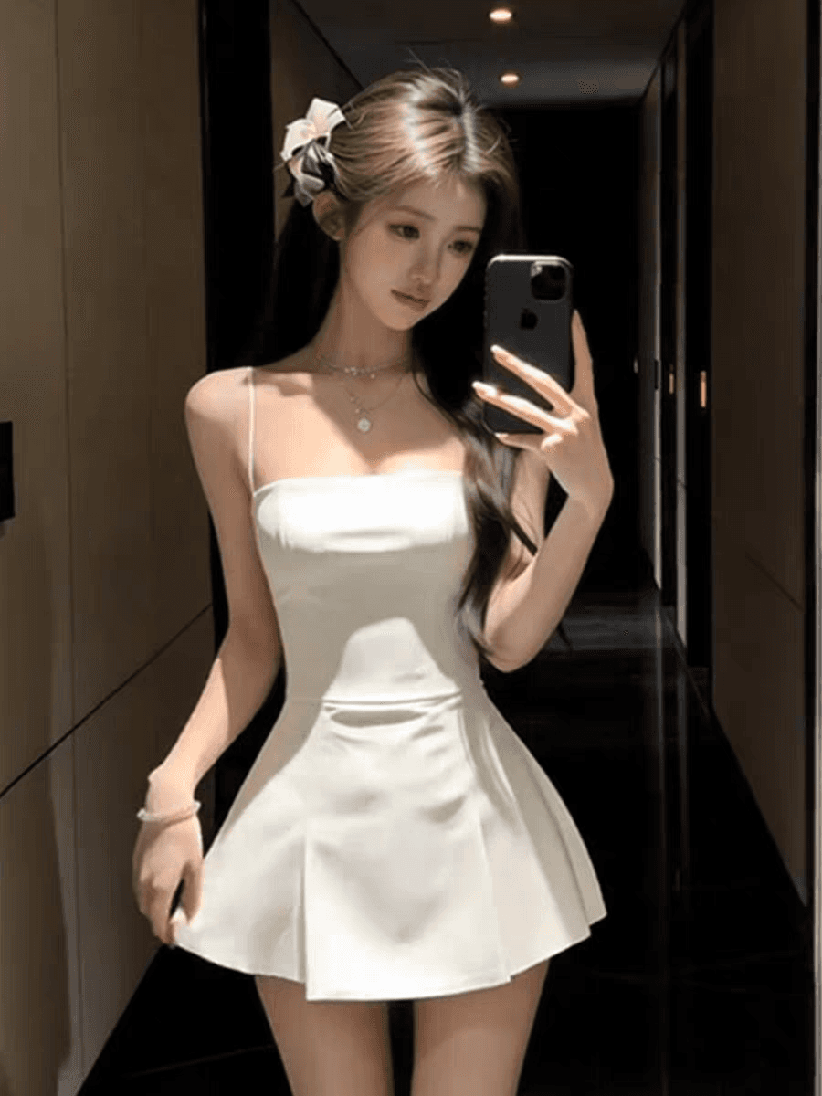 부드러운 바람 품격 화이트 슬립 드레스 여성 의류 2026 여름 새로운 섹시함 다용도 꼬집기 허리 데이트 미니 스커트 이미지 4