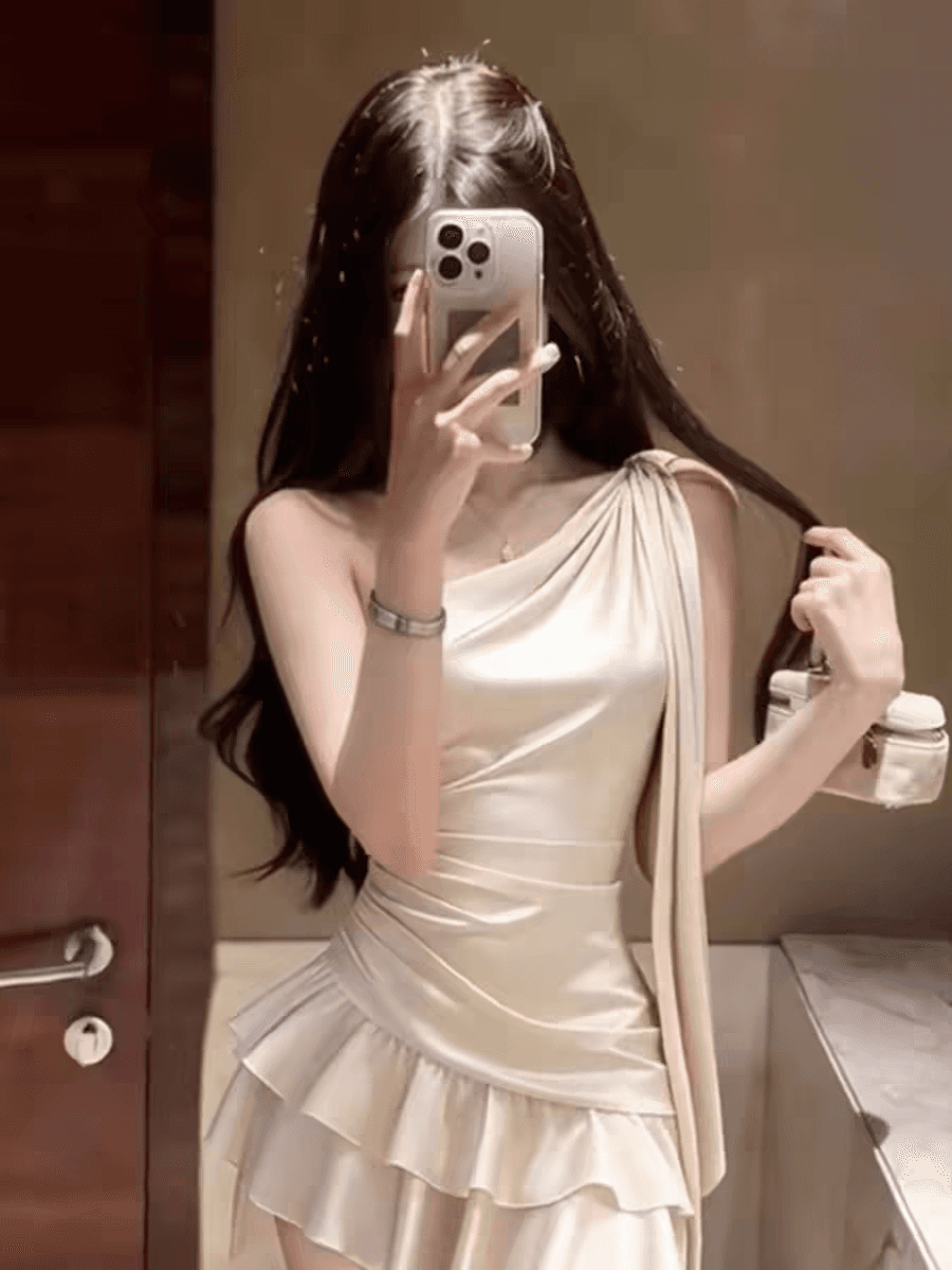 해변가 휴가 비스듬한 어깨 백리스 여성 드레스 2026 여름 새로운 리본 허리 수축 미니 스커트 품격 슬림해 보이는 치마 이미지 4