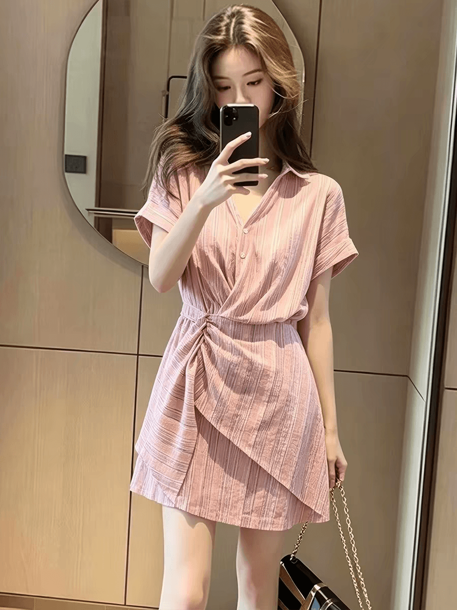 한 부서 부드러운 바람 핑크색 스트라이프 V넥 여성 드레스 여름 새로운 스트랩 허리 수축 슬림해 보이는 디자인 센스 미니 스커트