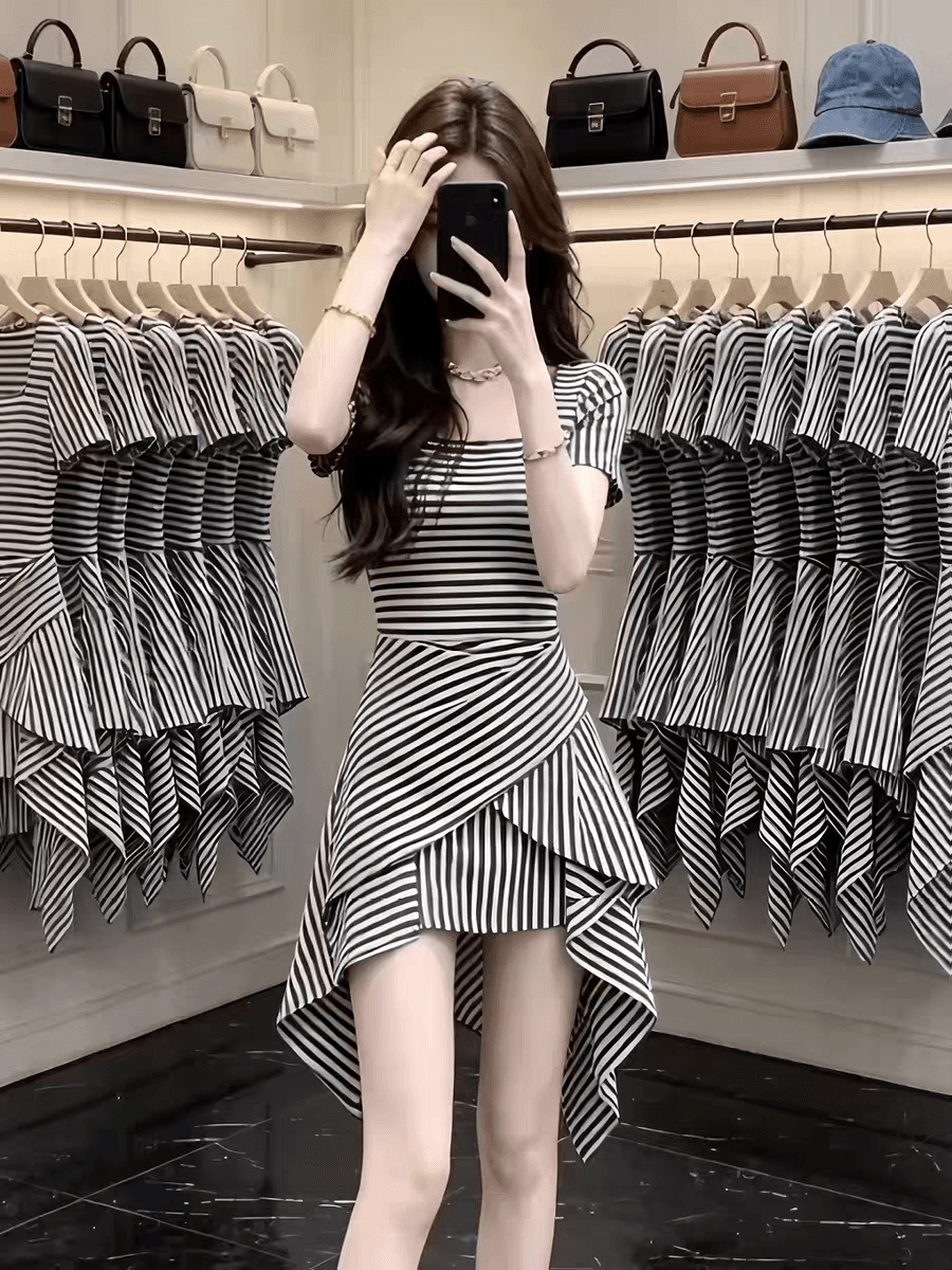 품격 스트라이프 불규칙 반팔 여성 드레스 여름 핫걸 디자인 센스 허리 수축 슬림해 보이는 광장 칼라 한 마디 미니 스커트 이미지 3